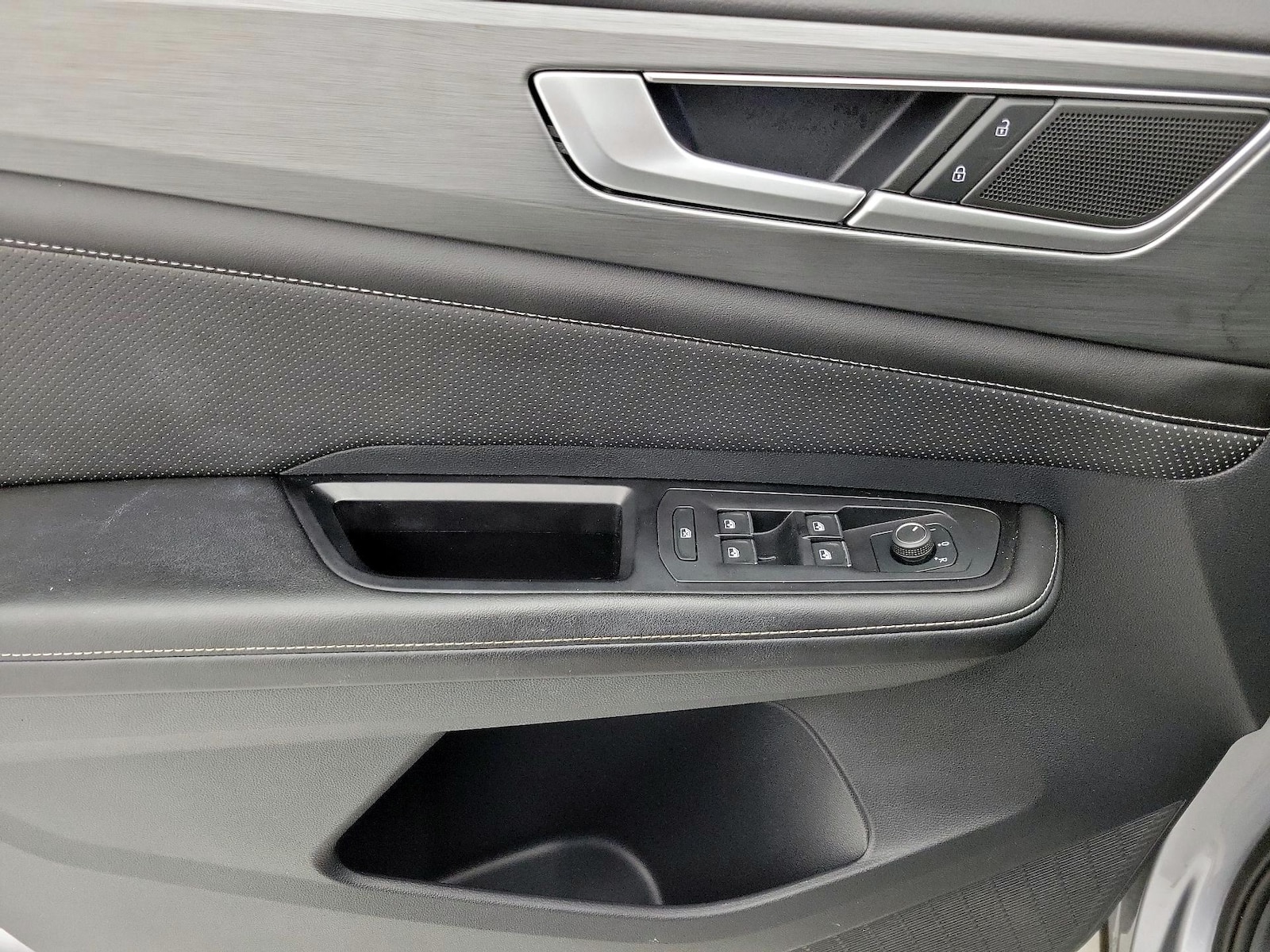 2024 Volkswagen Atlas Cross Sport SE - Photo 13