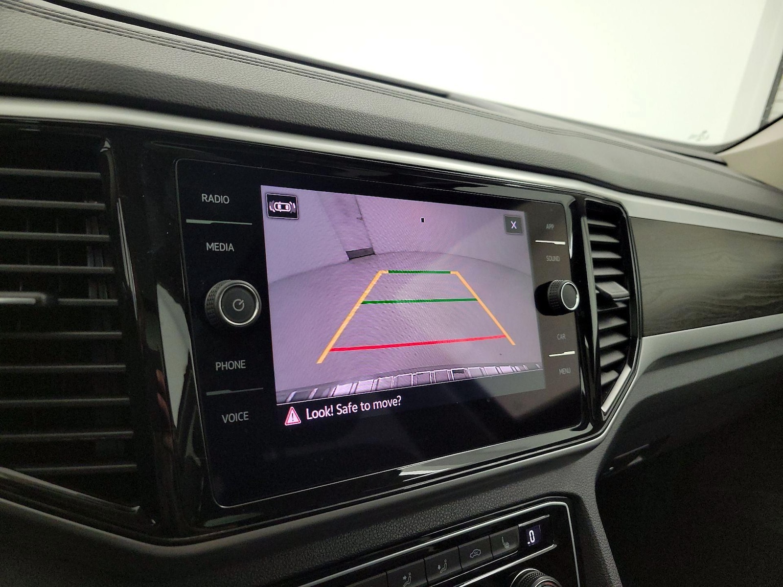 2023 Volkswagen Atlas SE w/Tech - Photo 15