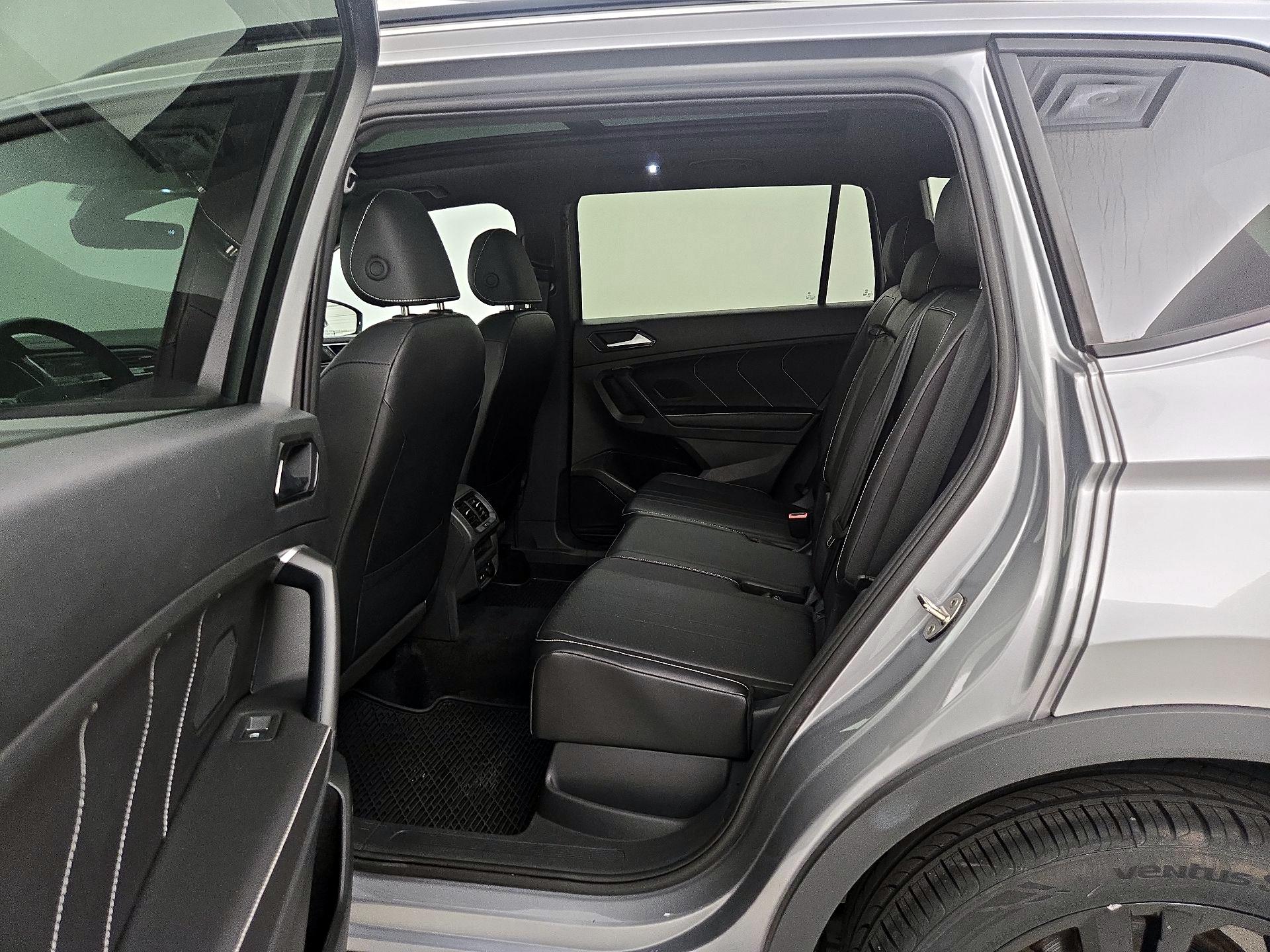 Thumbnail: 2024 Volkswagen Tiguan - 20