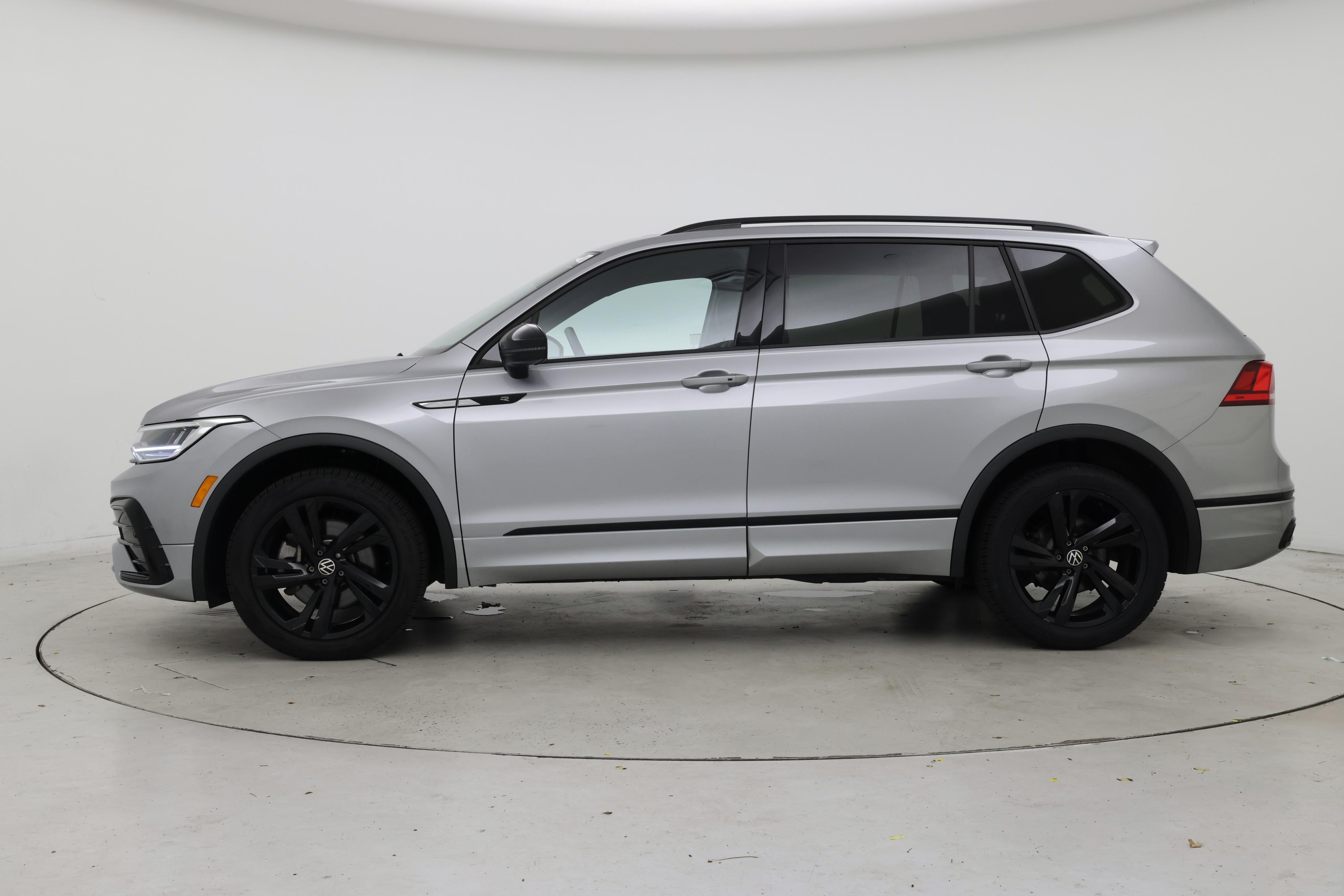 Thumbnail: 2024 Volkswagen Tiguan - 3