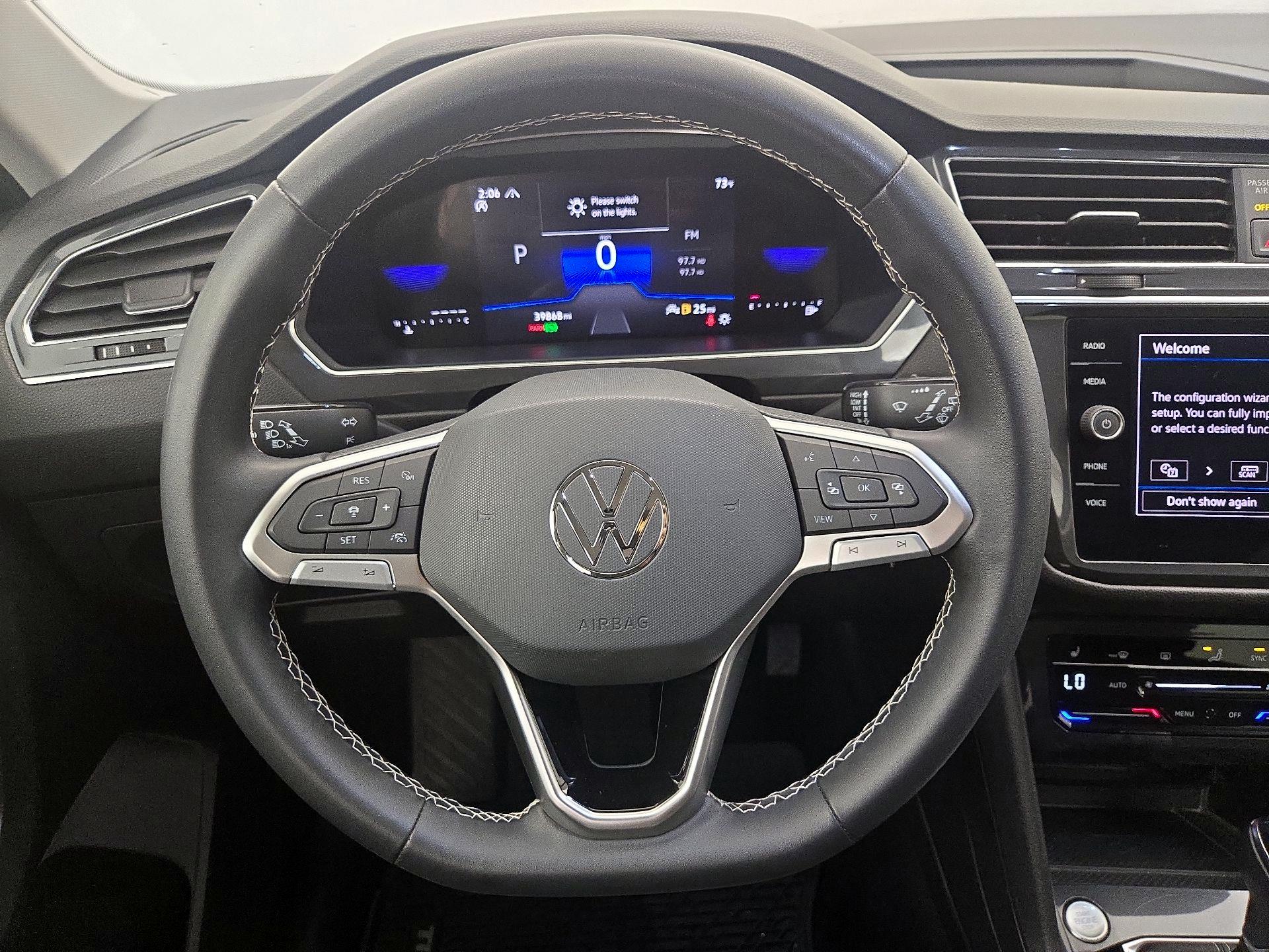 Thumbnail: 2023 Volkswagen Tiguan - 10