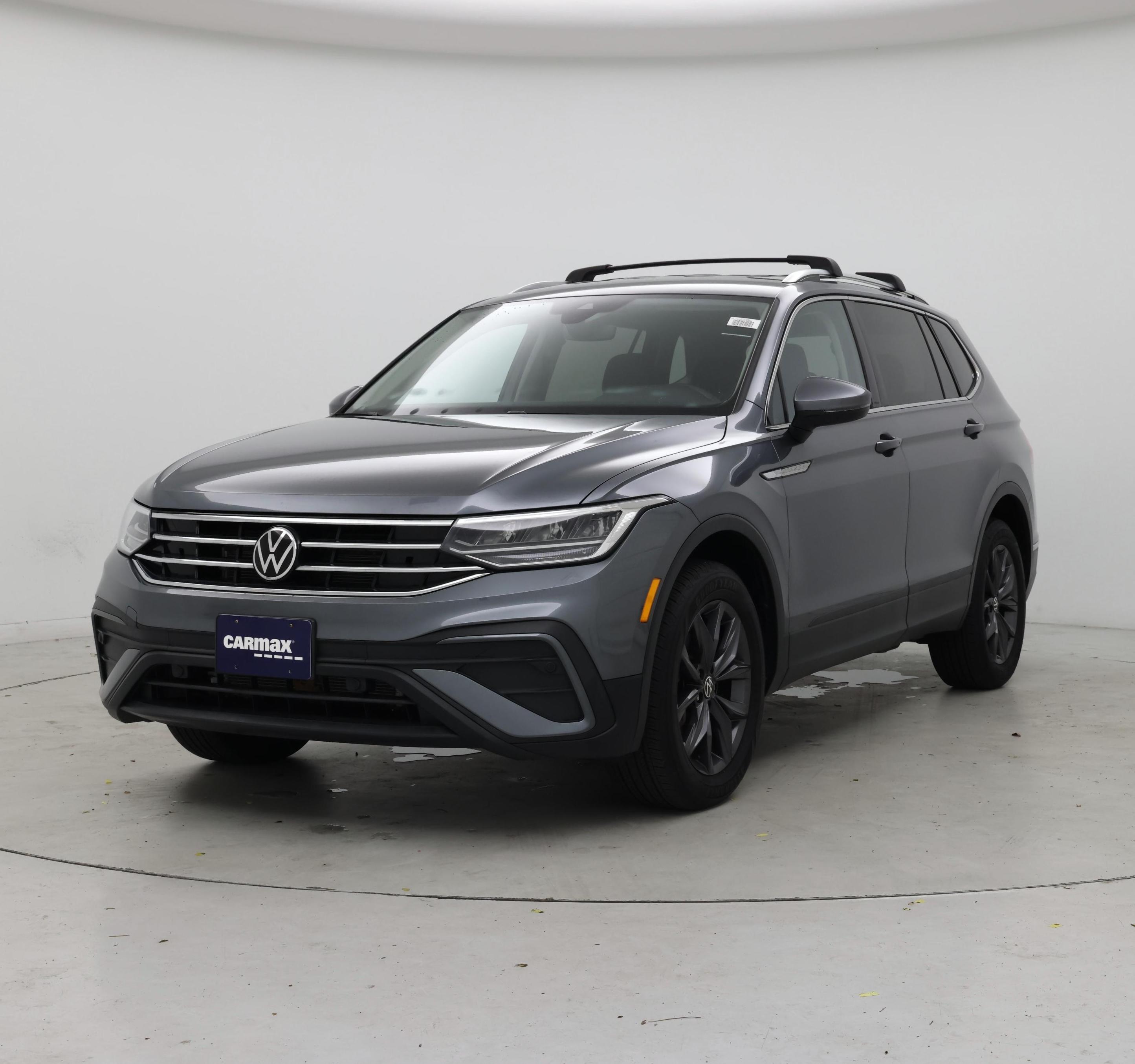 Thumbnail: 2023 Volkswagen Tiguan - 4