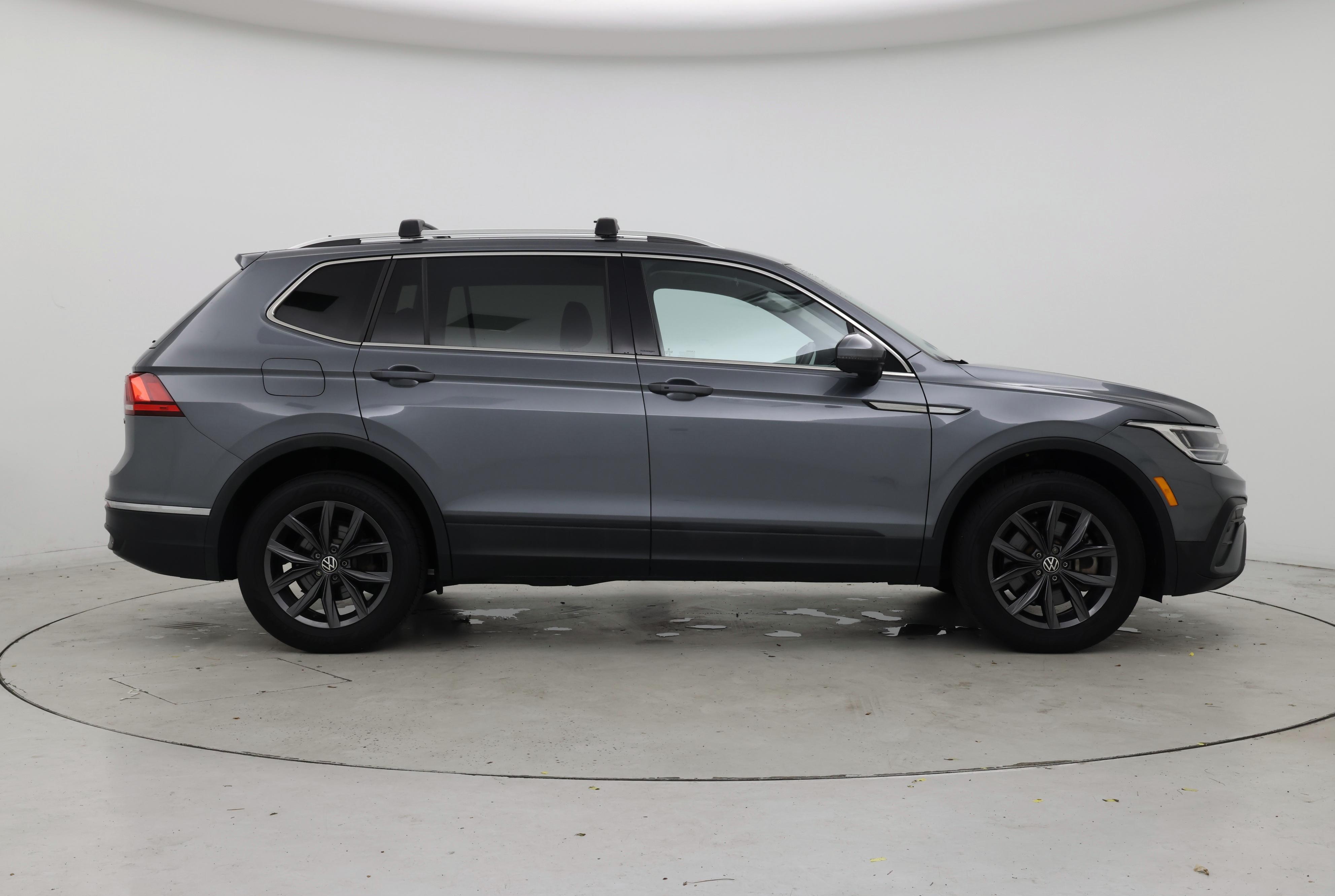 Thumbnail: 2023 Volkswagen Tiguan - 7