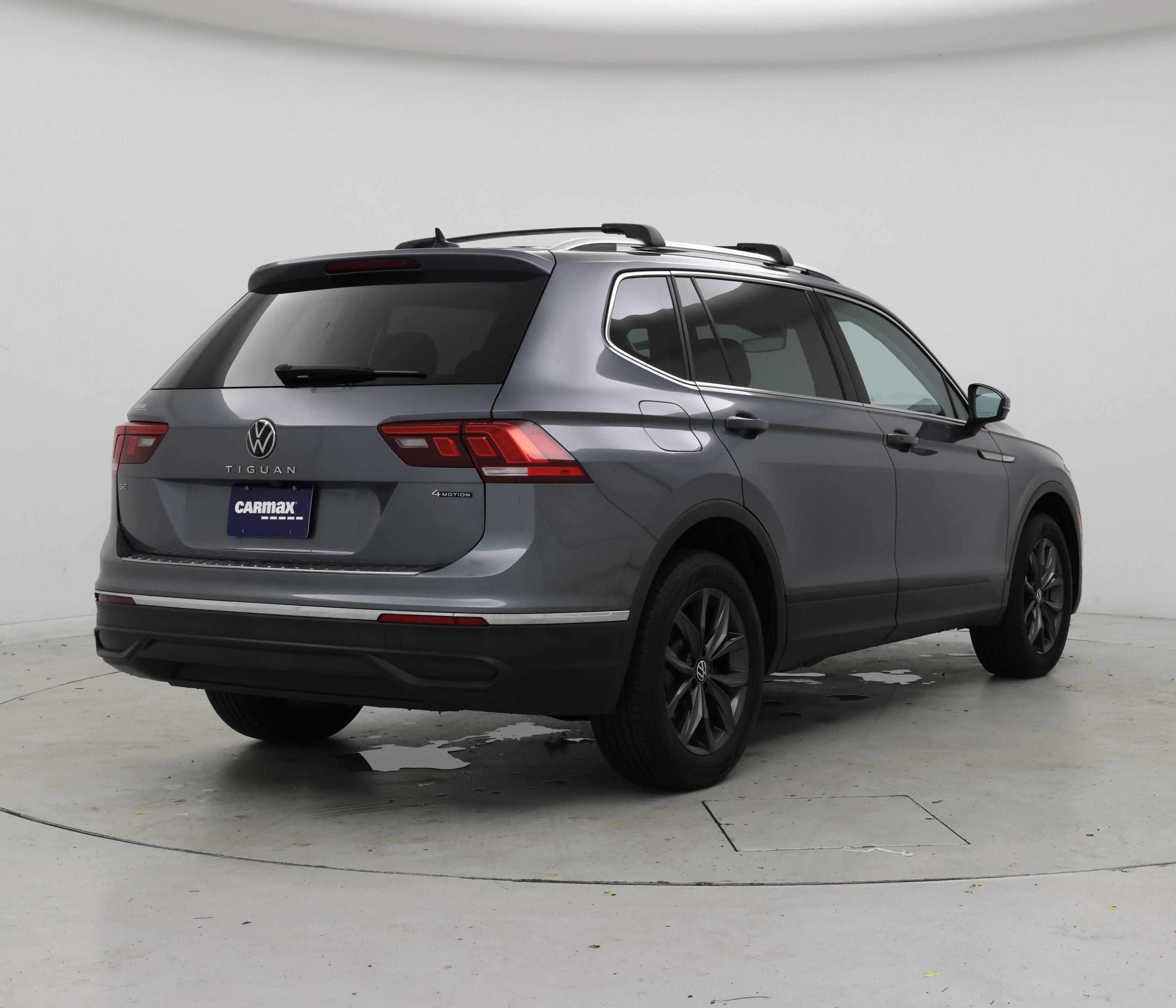 Thumbnail: 2023 Volkswagen Tiguan - 8