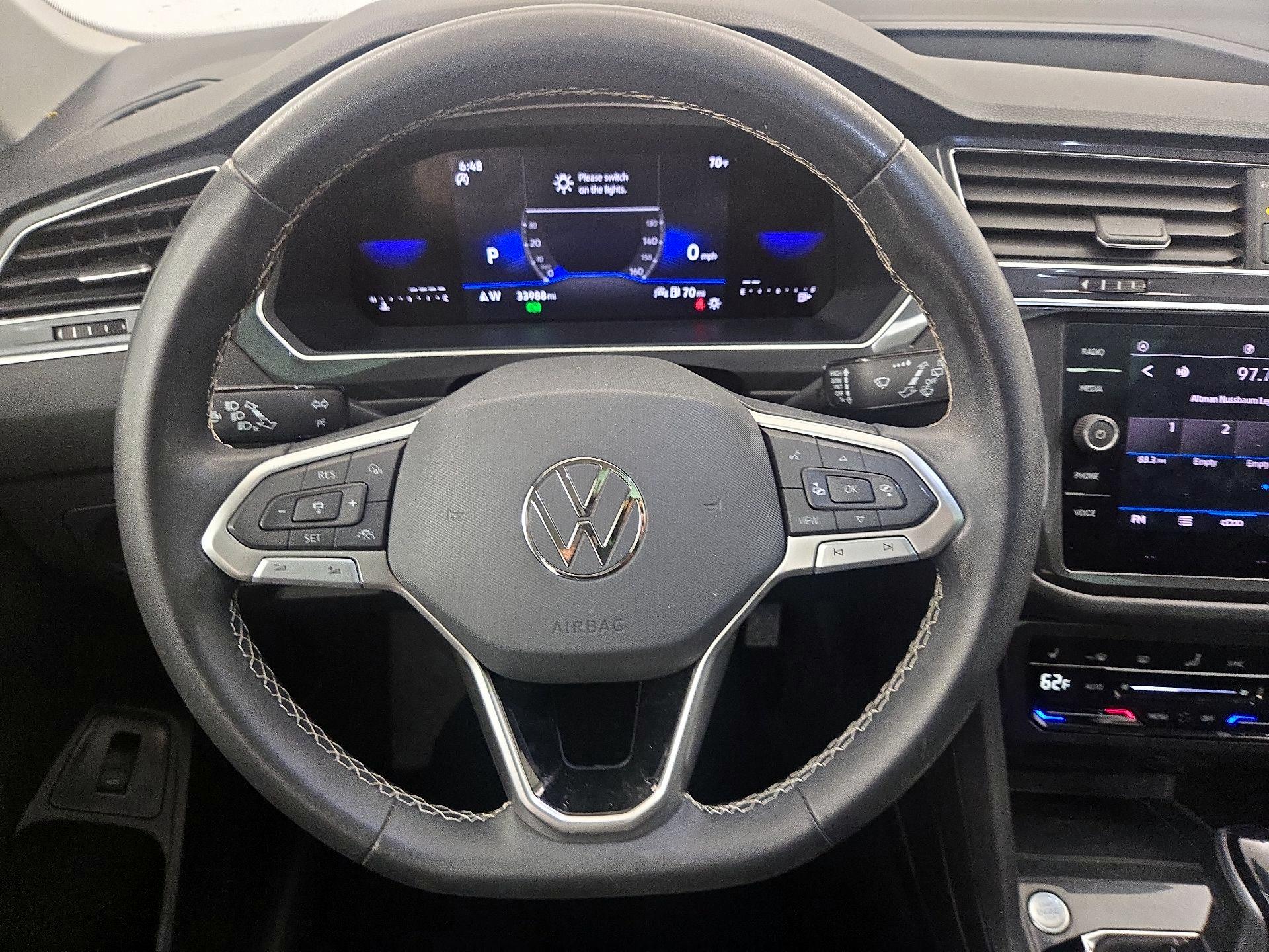 Thumbnail: 2023 Volkswagen Tiguan - 10