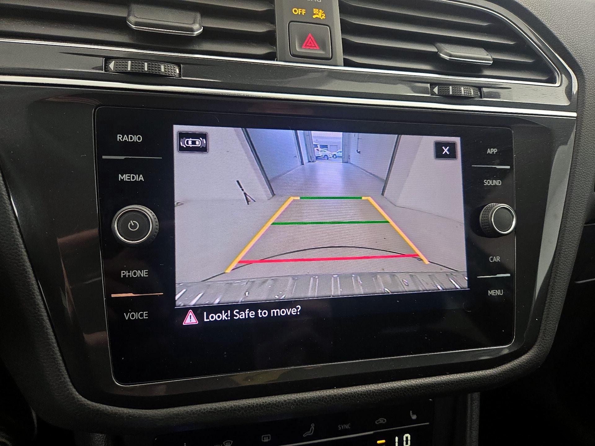 Thumbnail: 2023 Volkswagen Tiguan - 14