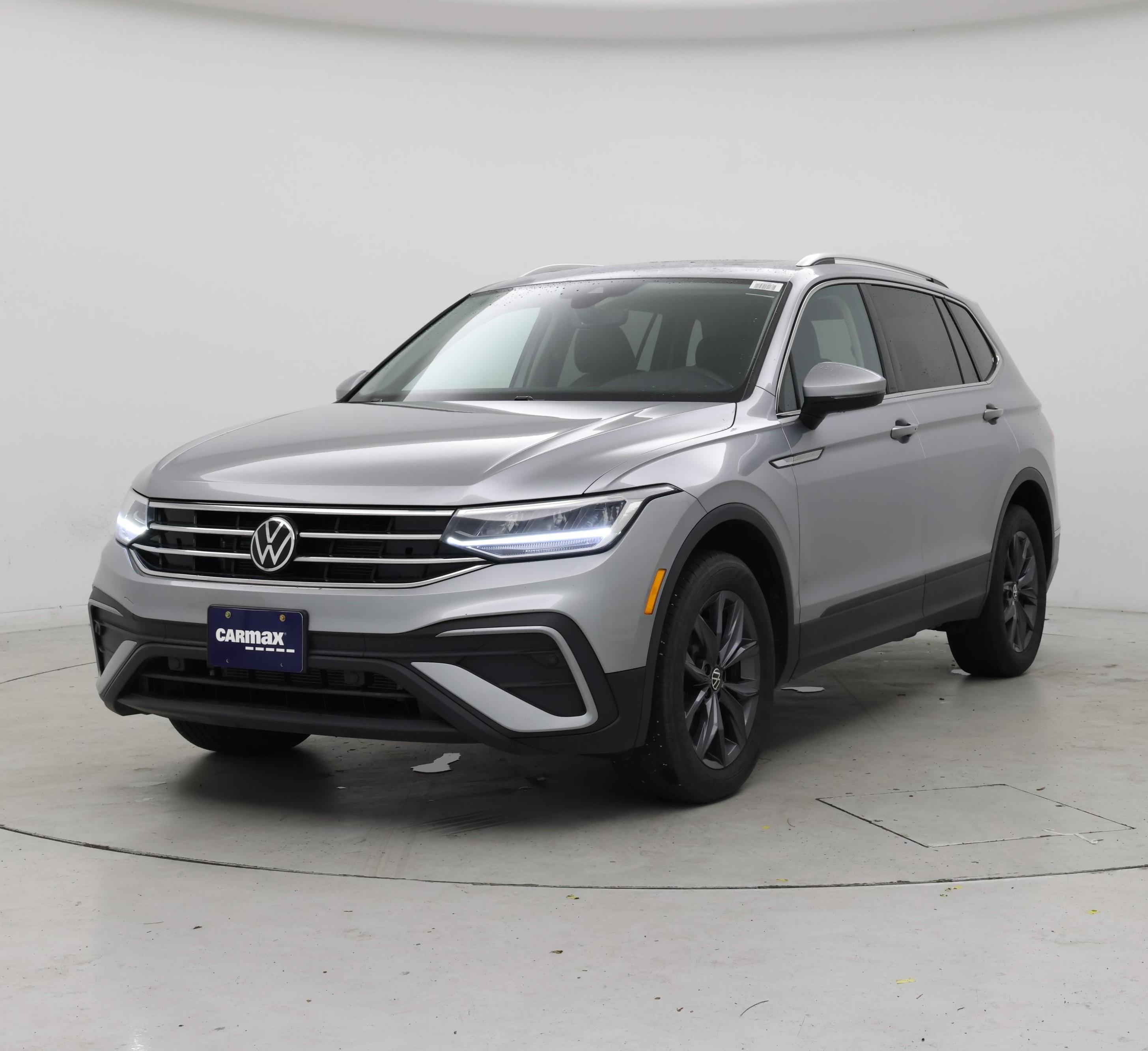 Thumbnail: 2023 Volkswagen Tiguan - 4