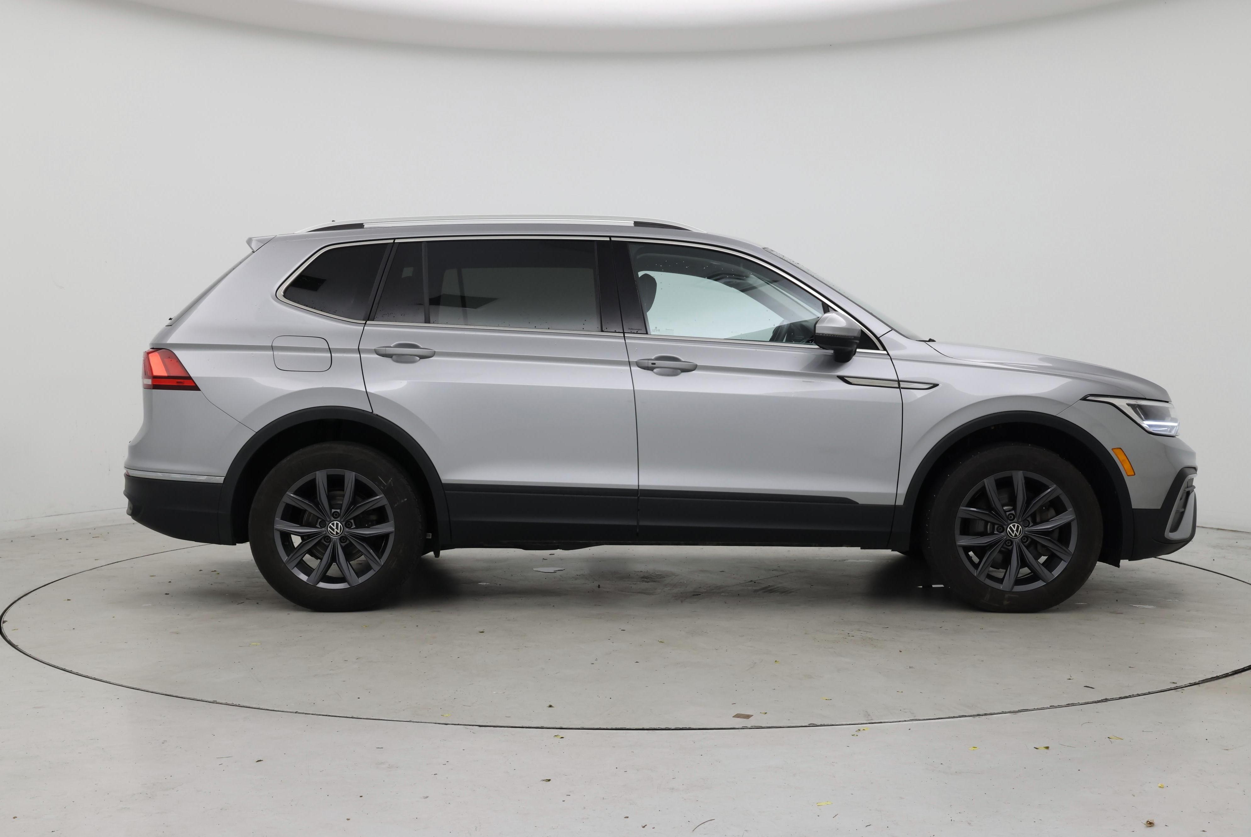 Thumbnail: 2023 Volkswagen Tiguan - 7