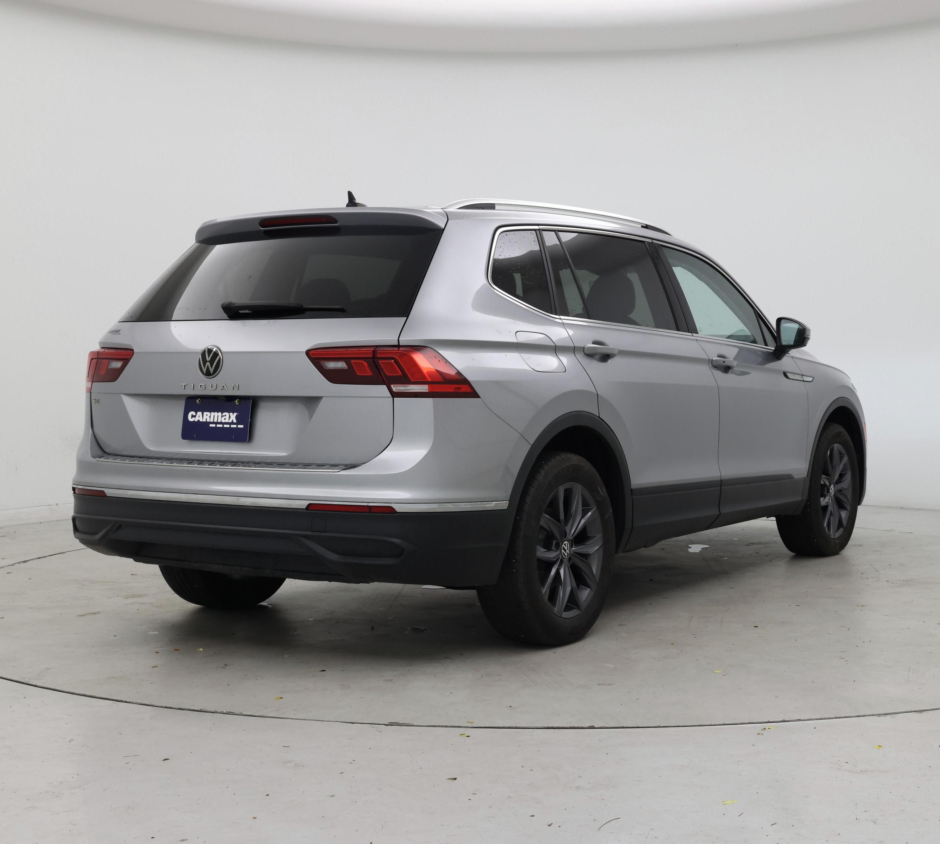 Thumbnail: 2023 Volkswagen Tiguan - 8