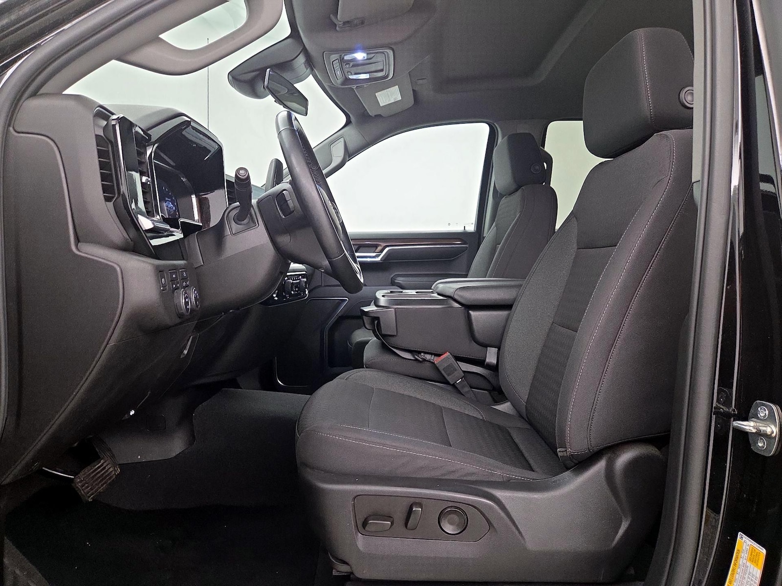2023 Chevrolet Silverado 1500 LT - Photo 12