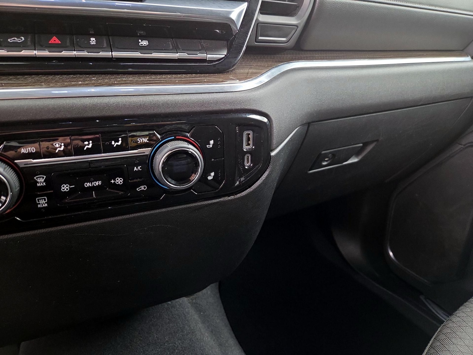 2023 Chevrolet Silverado 1500 LT - Photo 19