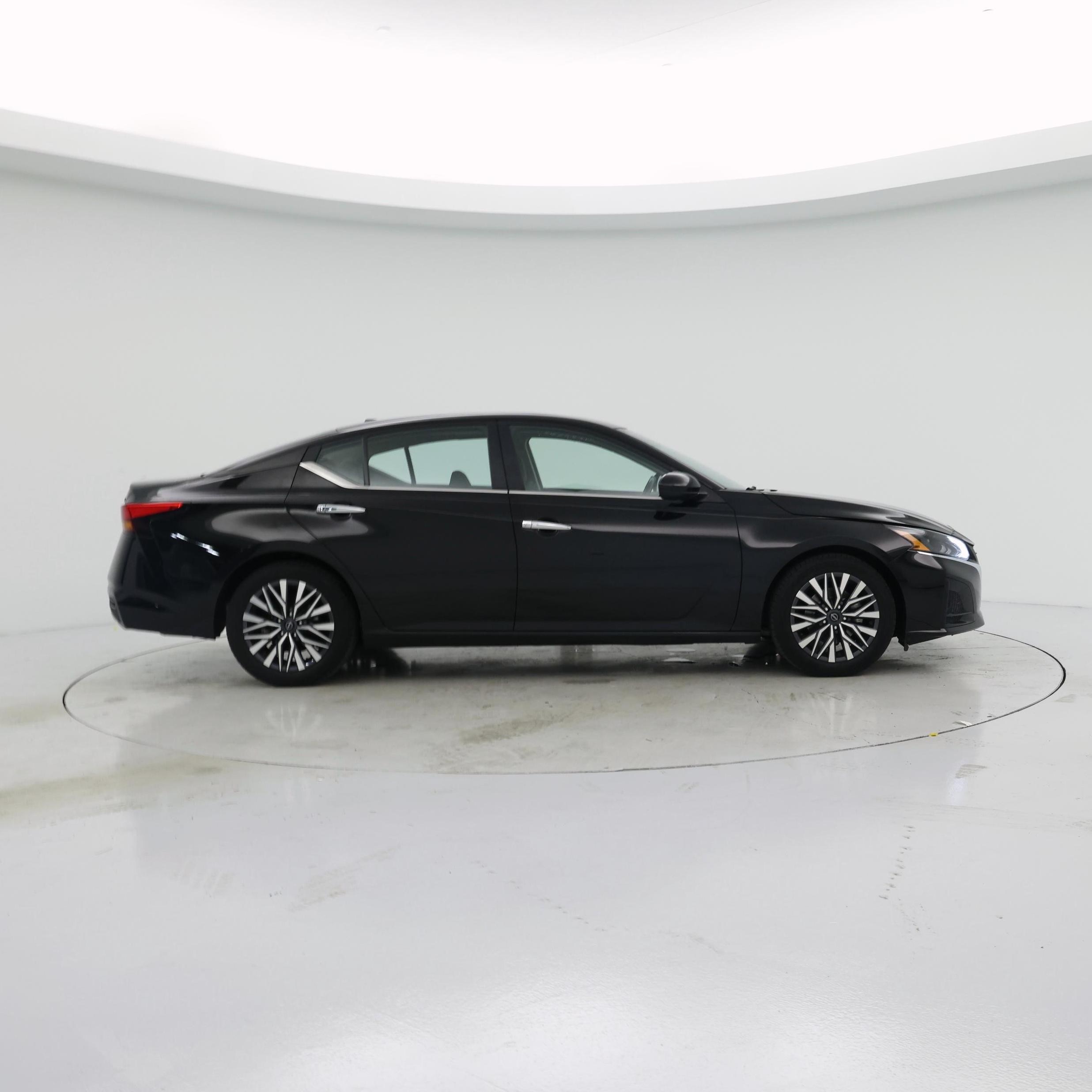 Thumbnail: 2023 Nissan Altima - 7