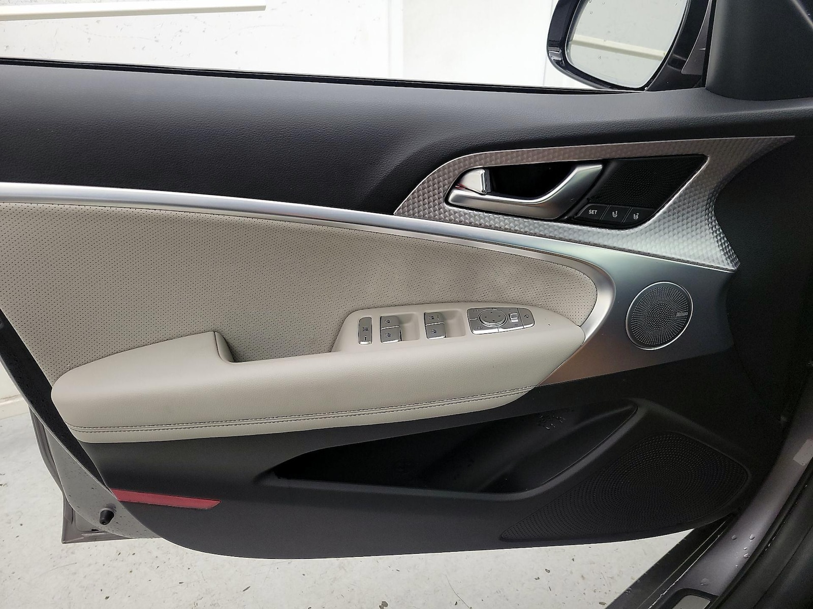 2023 GENESIS G70 Standard - Photo 13