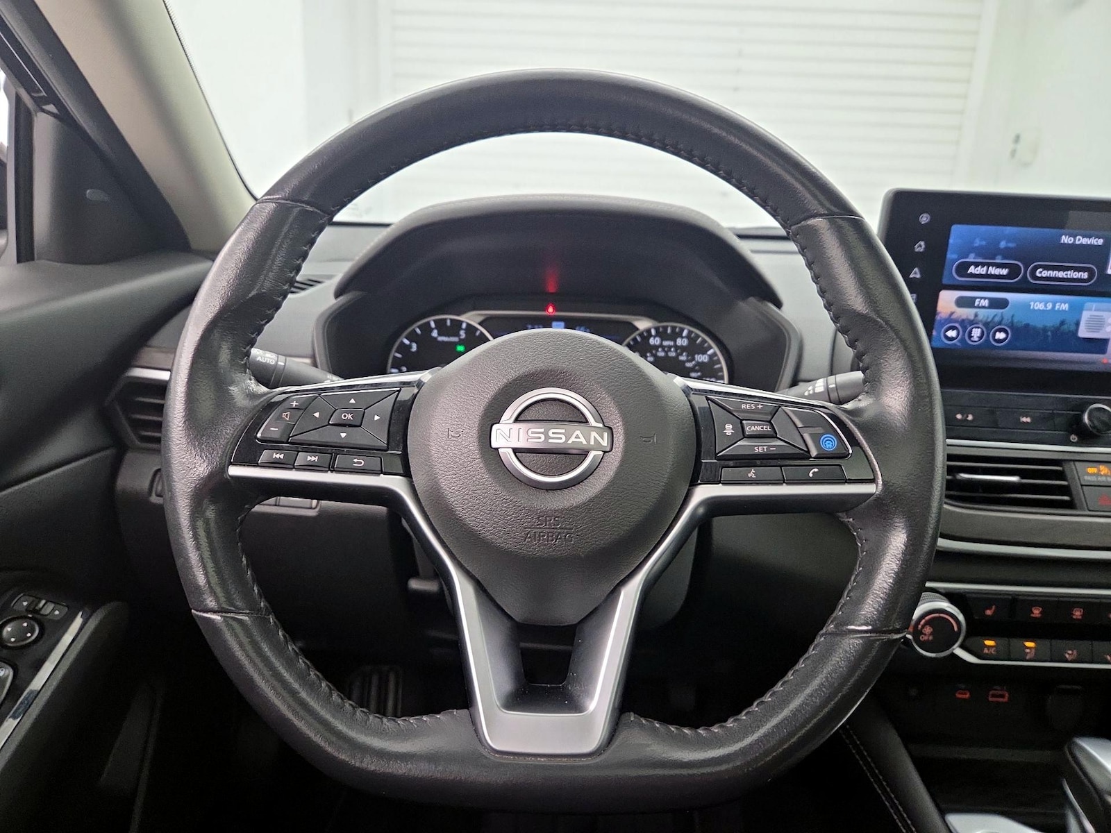 2023 Nissan Altima SV - Photo 11