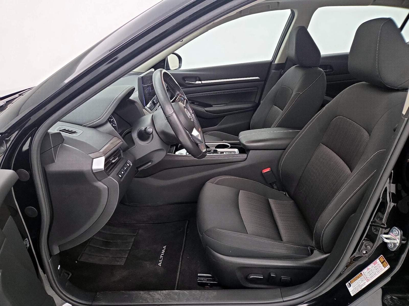 2023 Nissan Altima SV - Photo 12