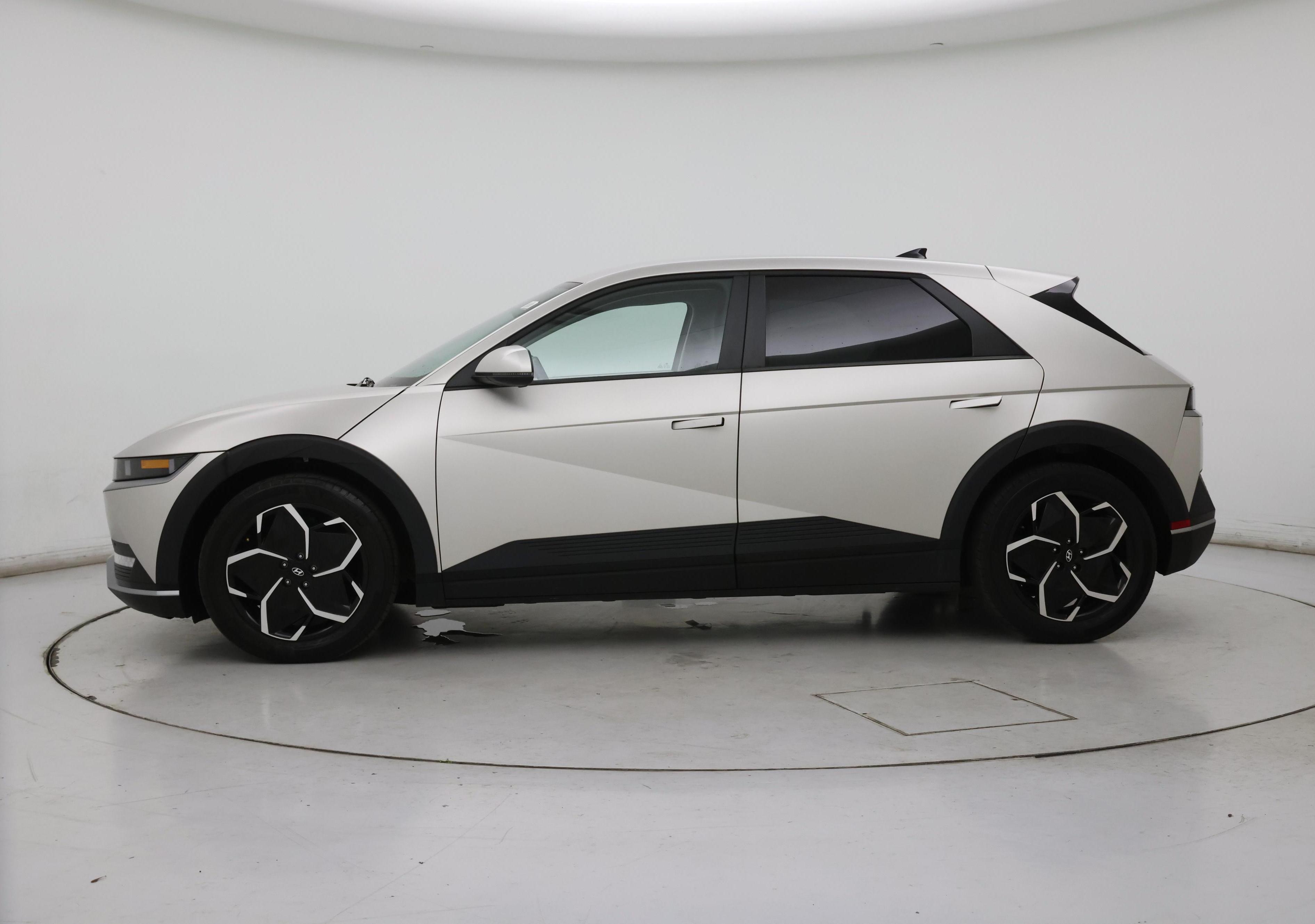 Thumbnail: 2024 Hyundai Ioniq 5 - 3
