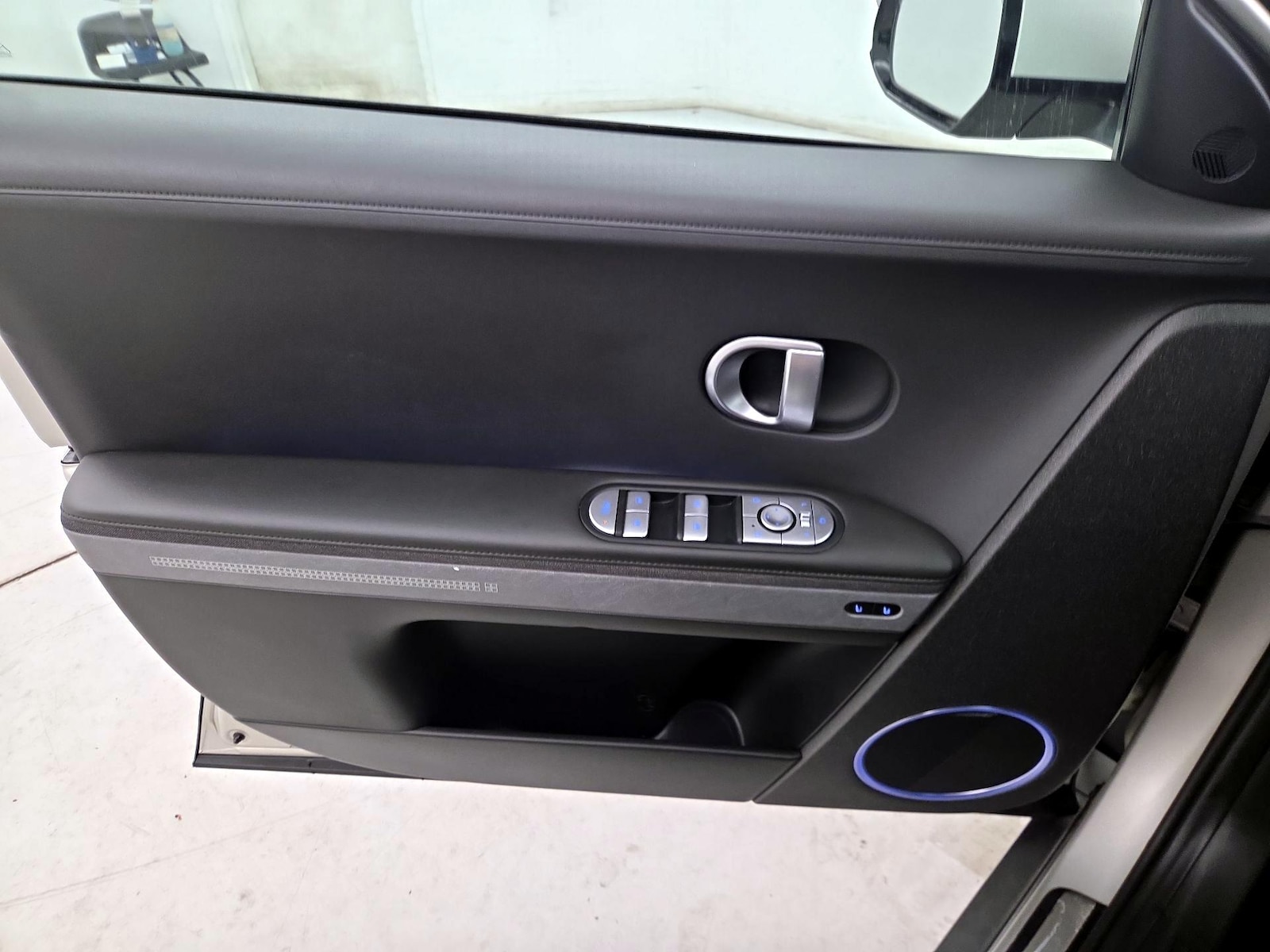 2023 Hyundai IONIQ 5 Limited - Photo 13