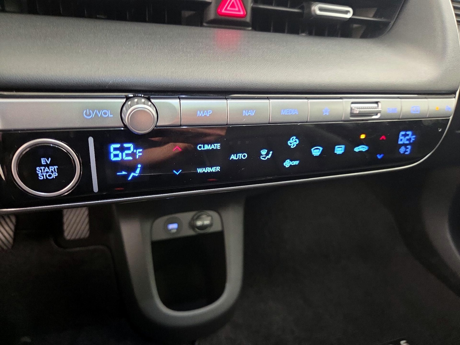 2023 Hyundai IONIQ 5 Limited - Photo 17