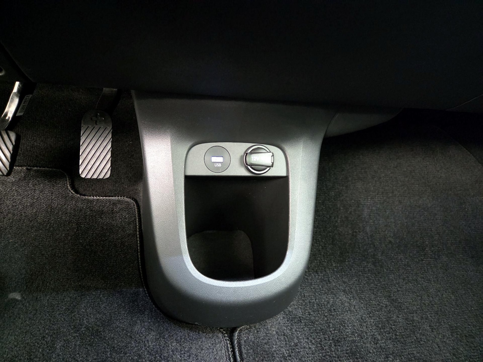 2023 Hyundai IONIQ 5 Limited - Photo 19