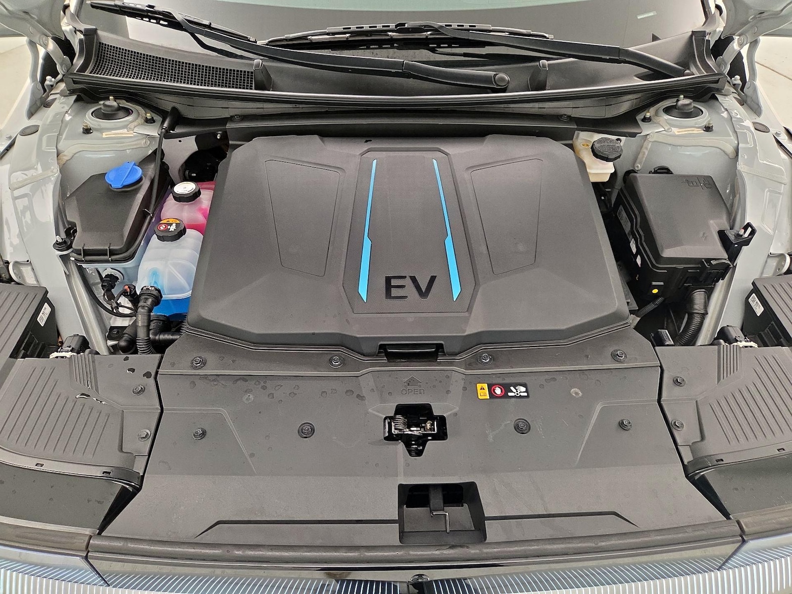 2023 Hyundai IONIQ 5 Limited - Photo 23