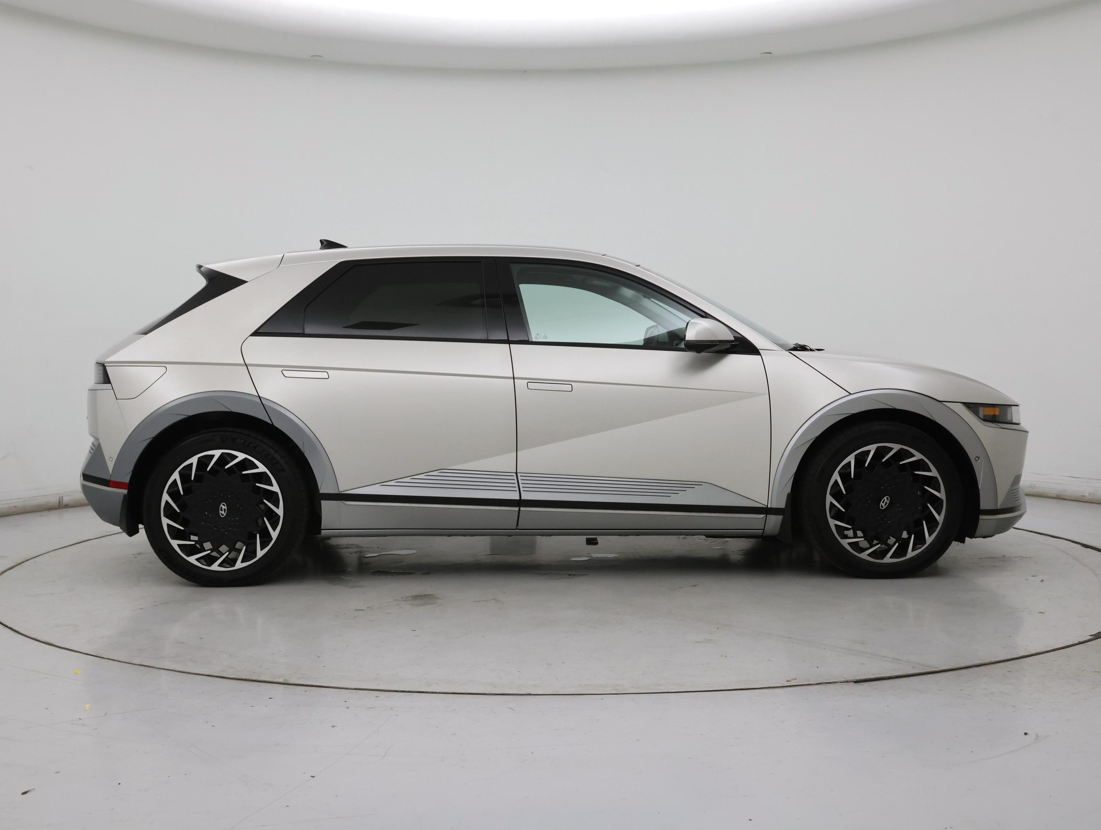 Thumbnail: 2023 Hyundai Ioniq 5 - 7