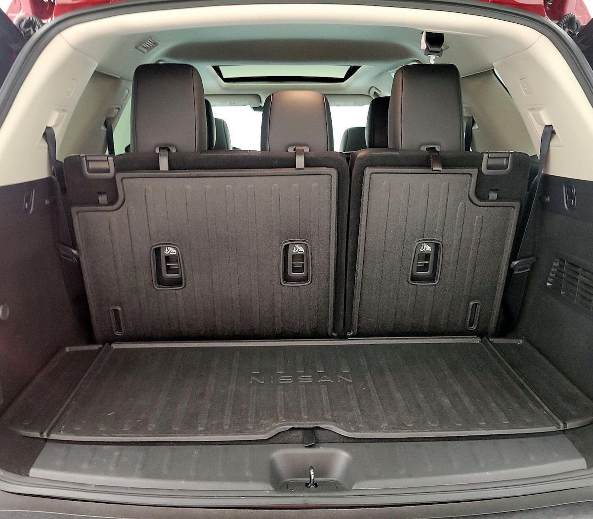 Trunk/Cargo (Seats Up)