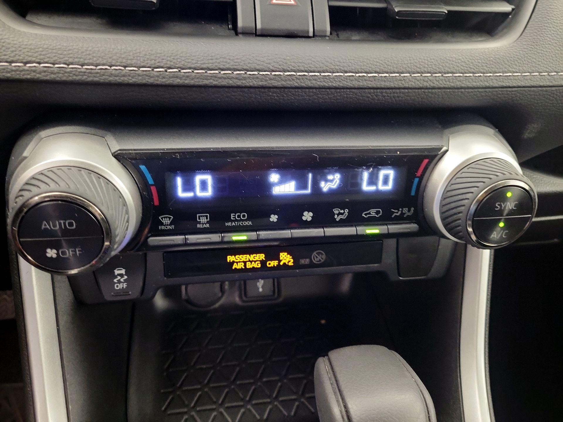 Thumbnail: 2022 Toyota RAV4 - 17
