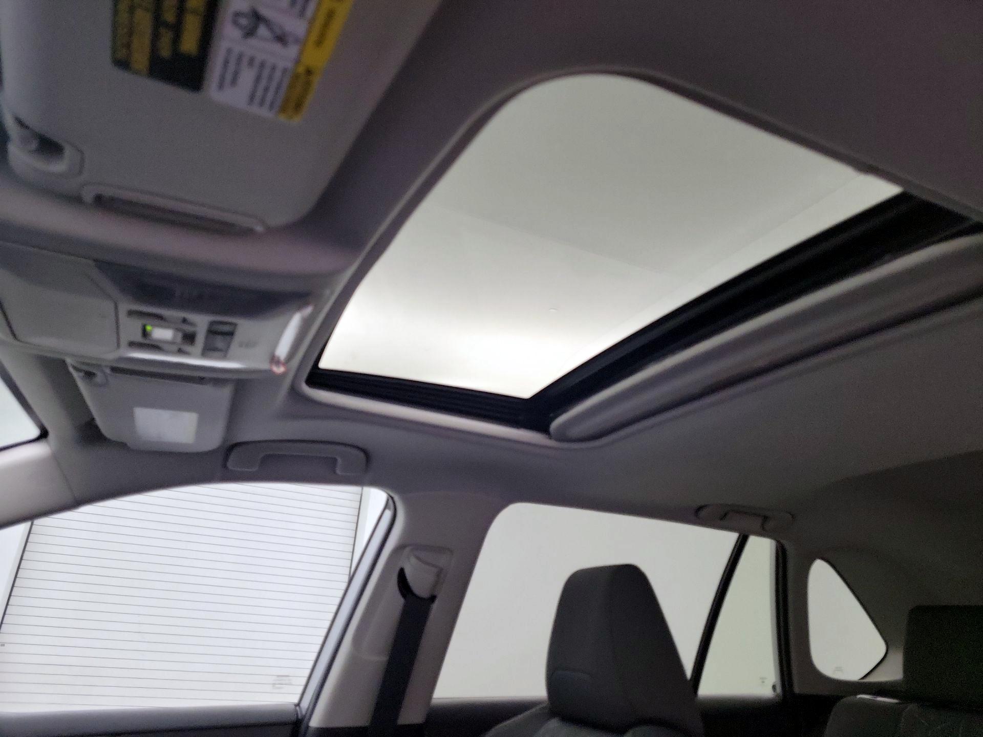 Thumbnail: 2022 Toyota RAV4 - 20