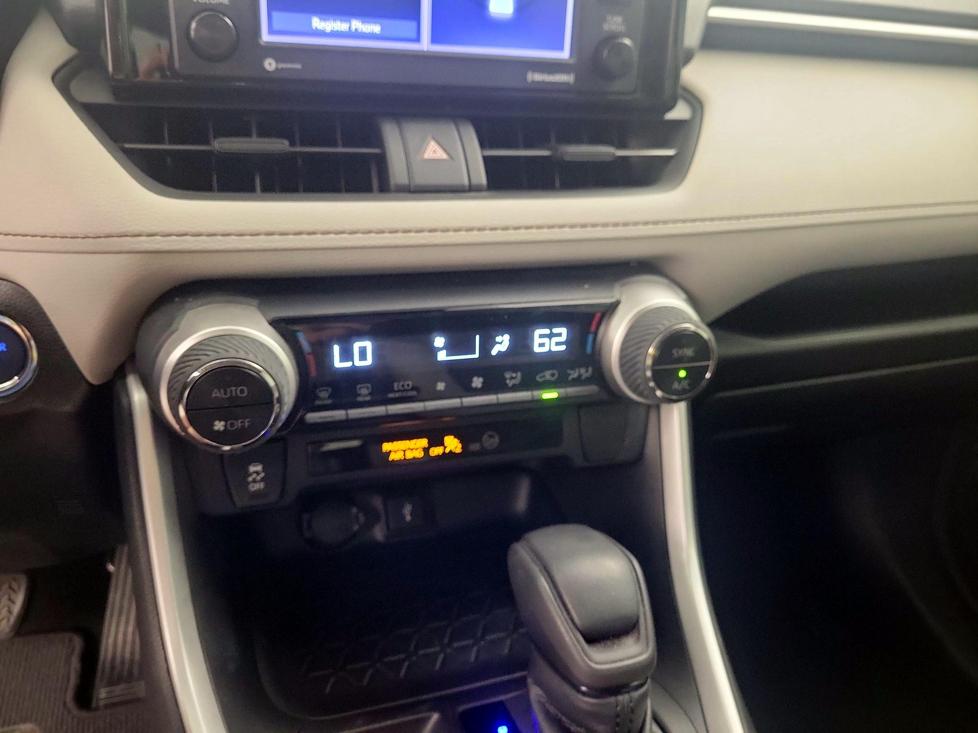 Thumbnail: 2020 Toyota RAV4 - 16