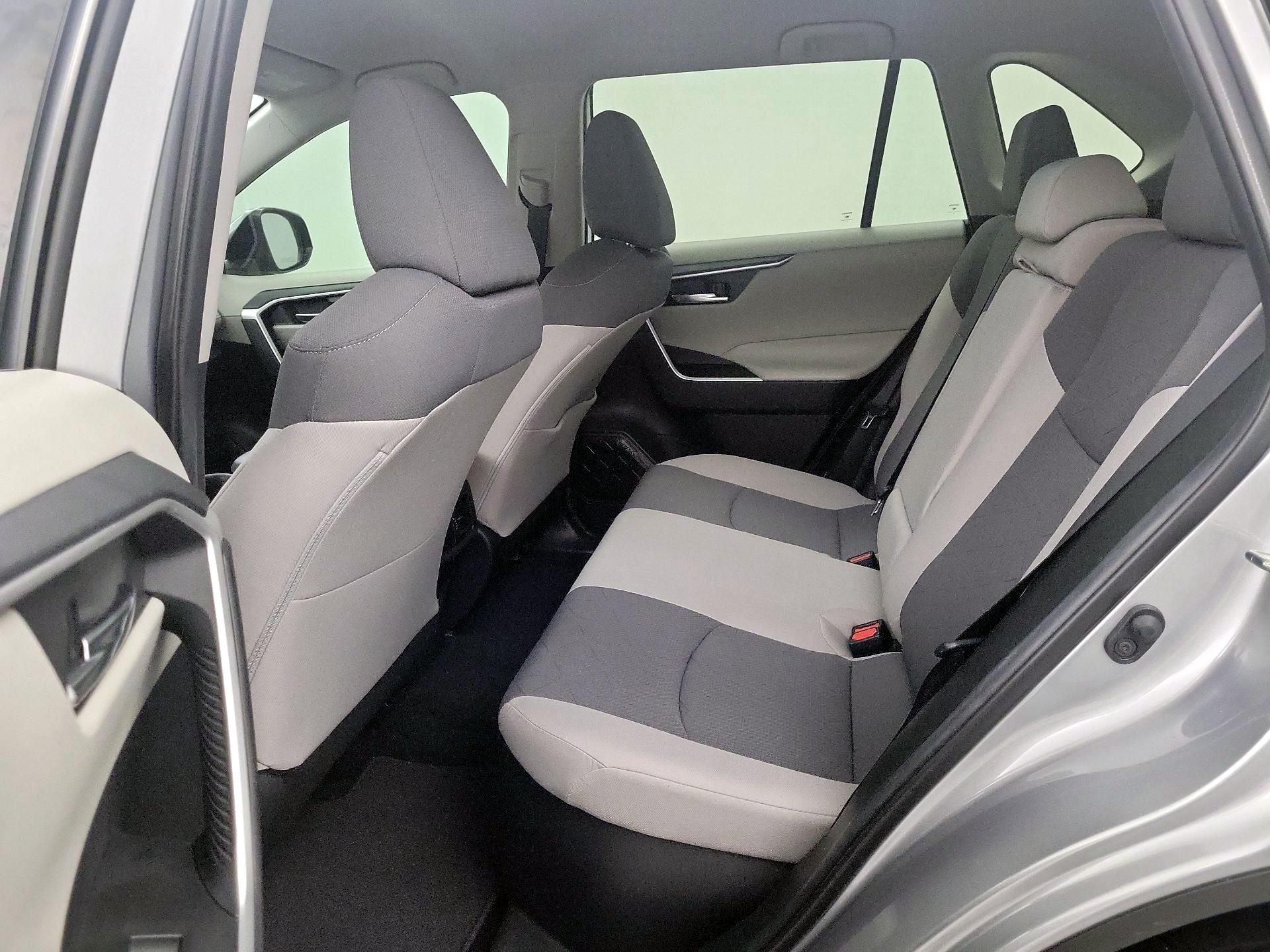 Thumbnail: 2020 Toyota RAV4 - 19