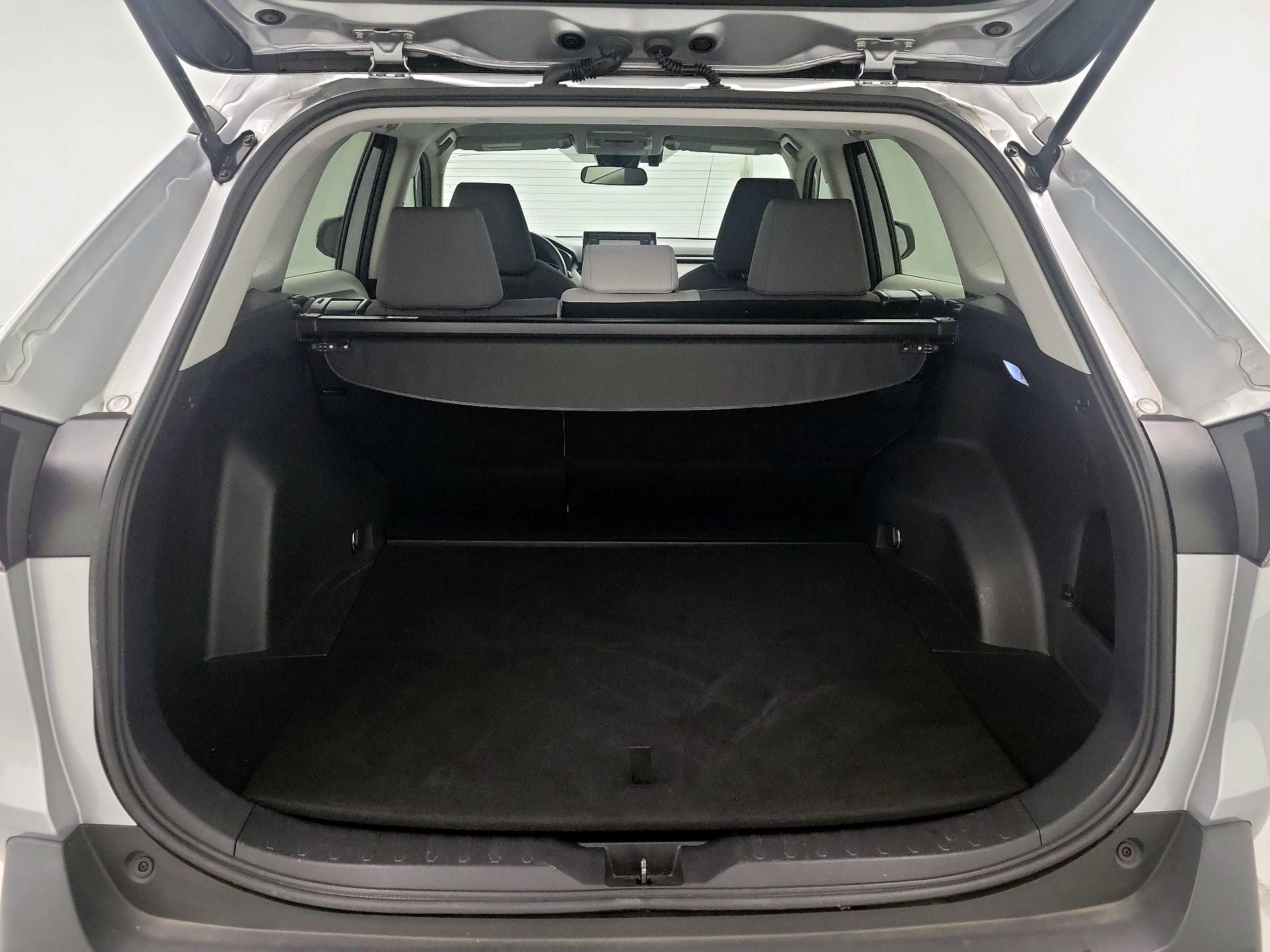 Thumbnail: 2020 Toyota RAV4 - 20