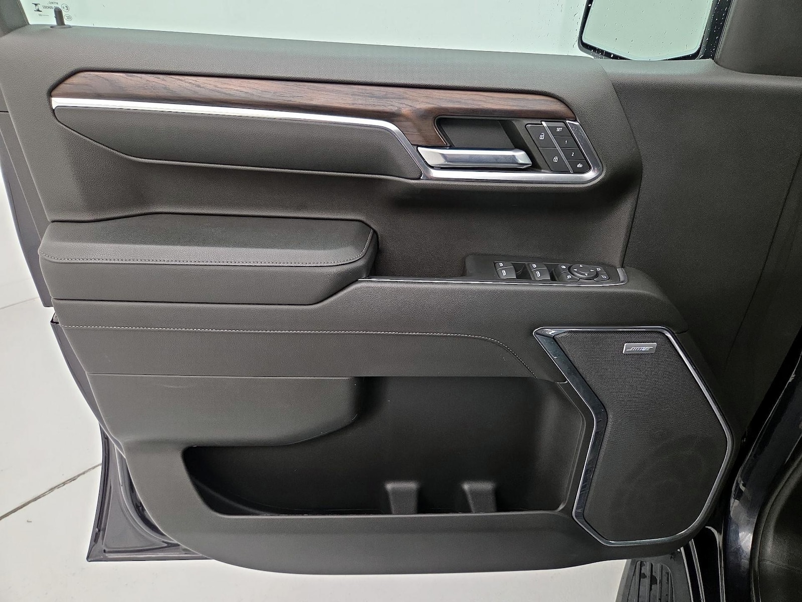 2023 GMC Sierra 1500 SLT - Photo 13