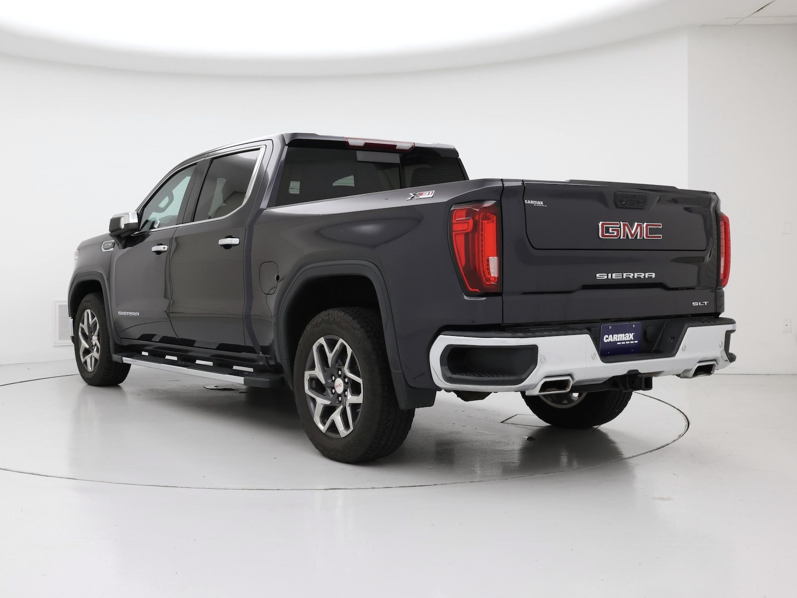 2023 GMC Sierra 1500 SLT - Photo 3