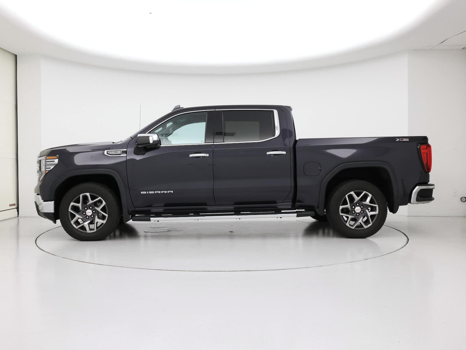 2023 GMC Sierra 1500 SLT - Photo 4