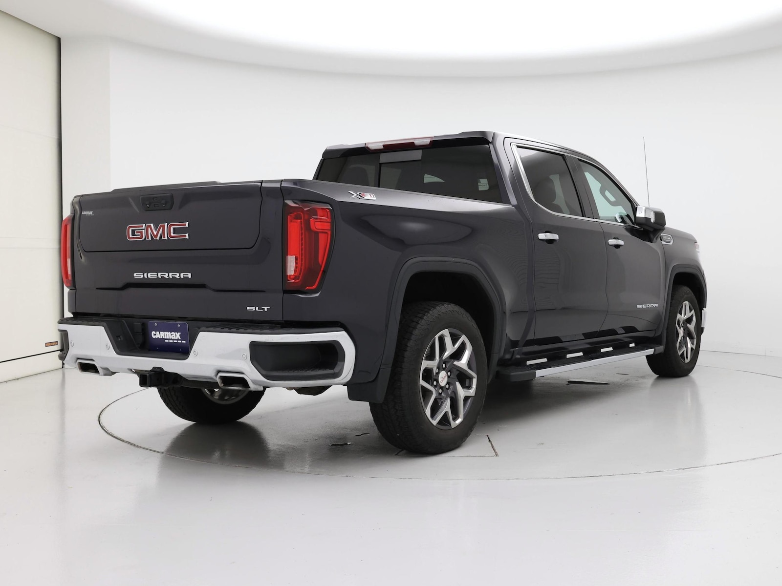 2023 GMC Sierra 1500 SLT - Photo 9