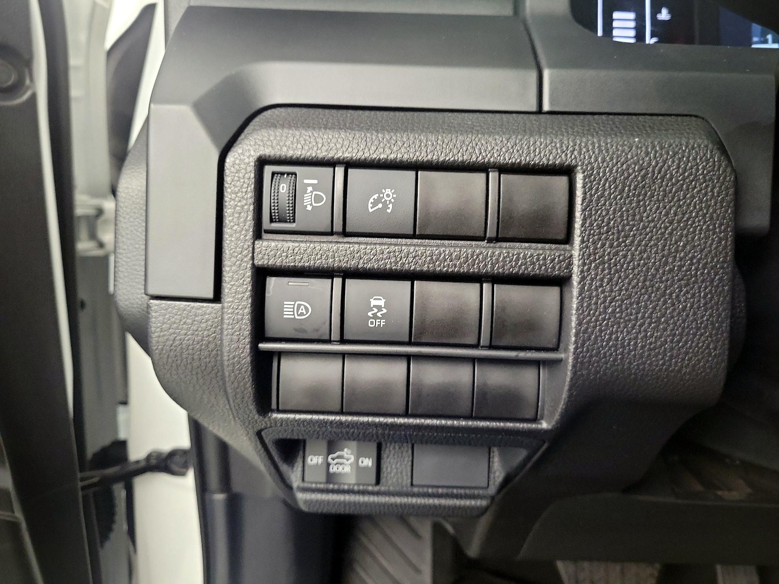 2025 Toyota Tacoma SR - Photo 14