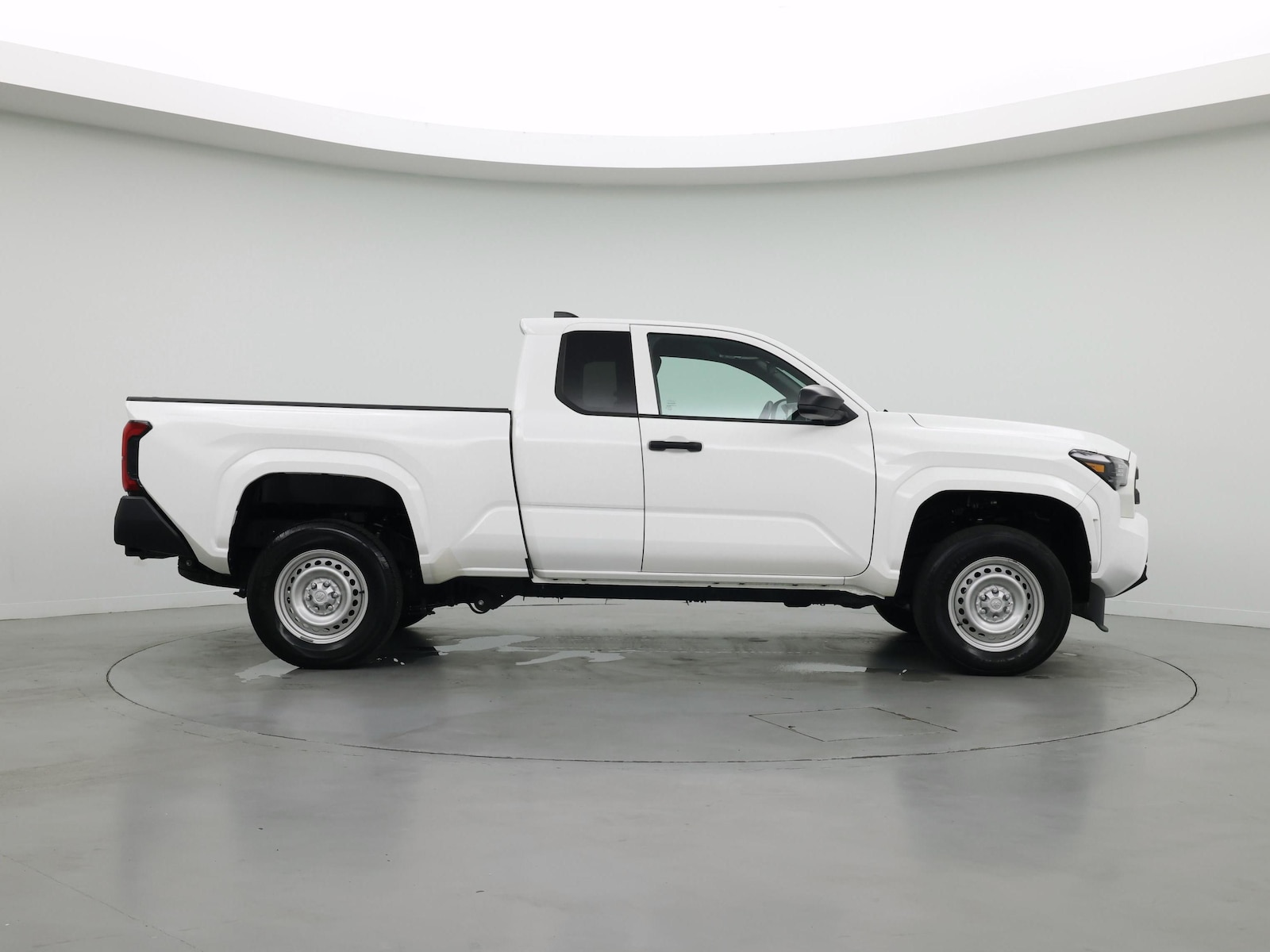 2025 Toyota Tacoma SR - Photo 8