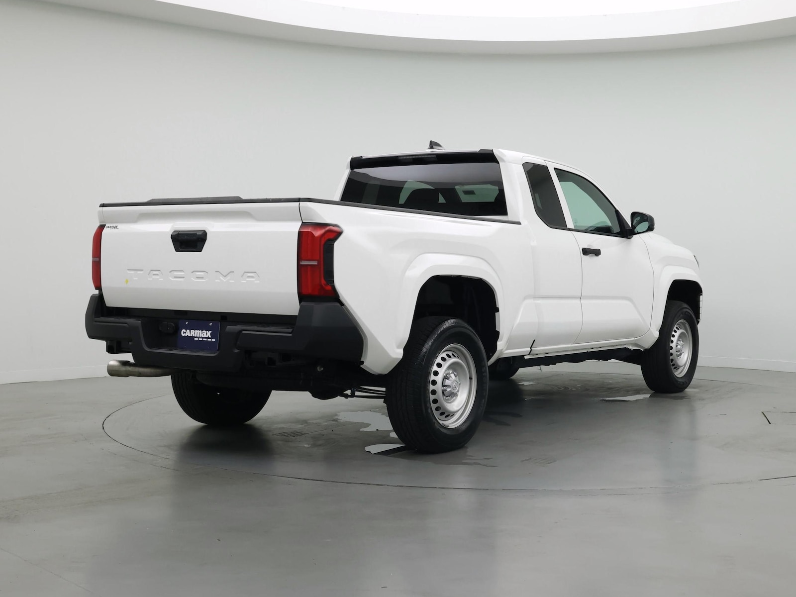2025 Toyota Tacoma SR - Photo 9