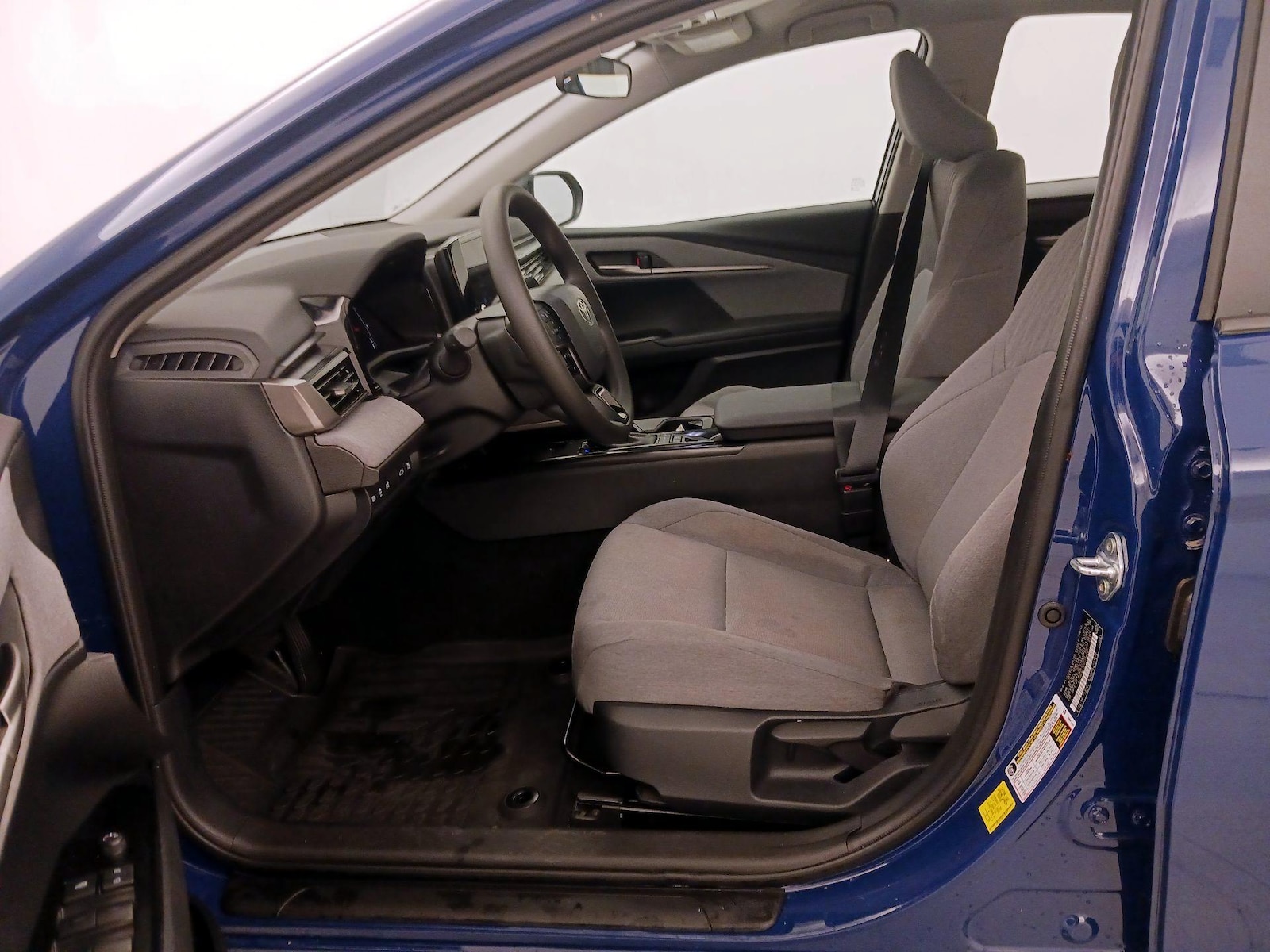 2026 Toyota Camry LE - Photo 12