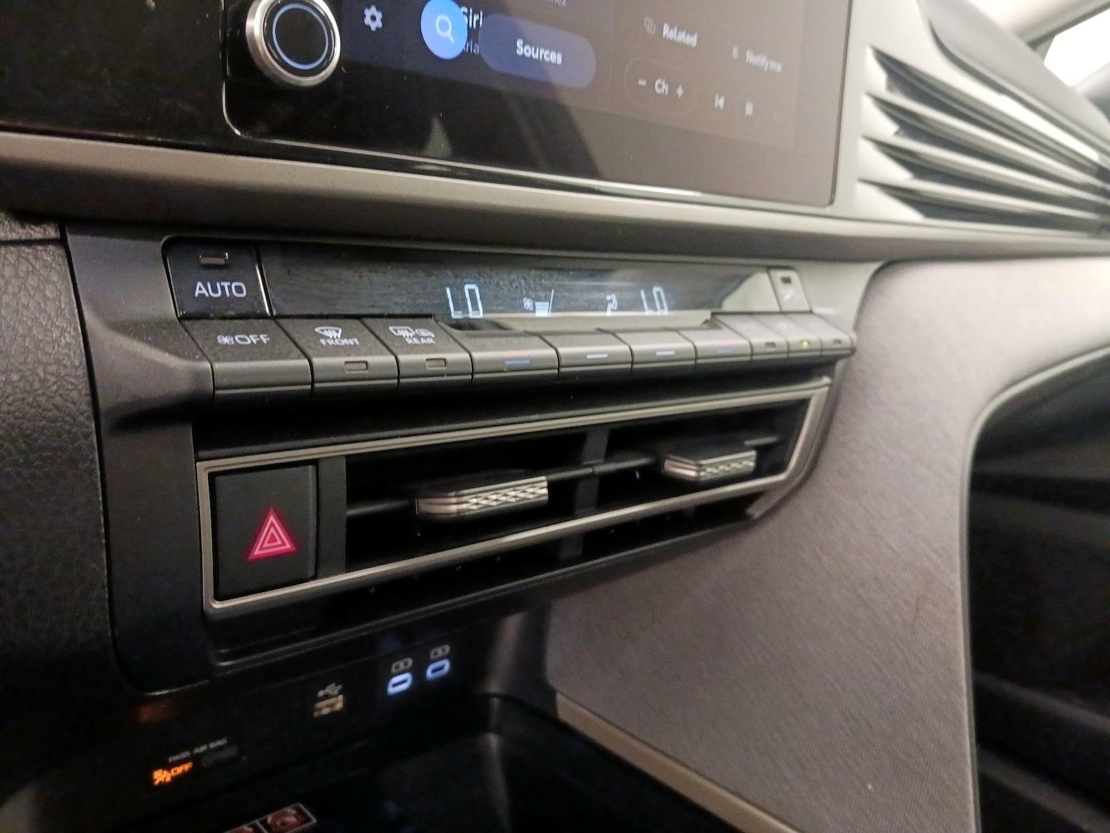 2026 Toyota Camry LE - Photo 17