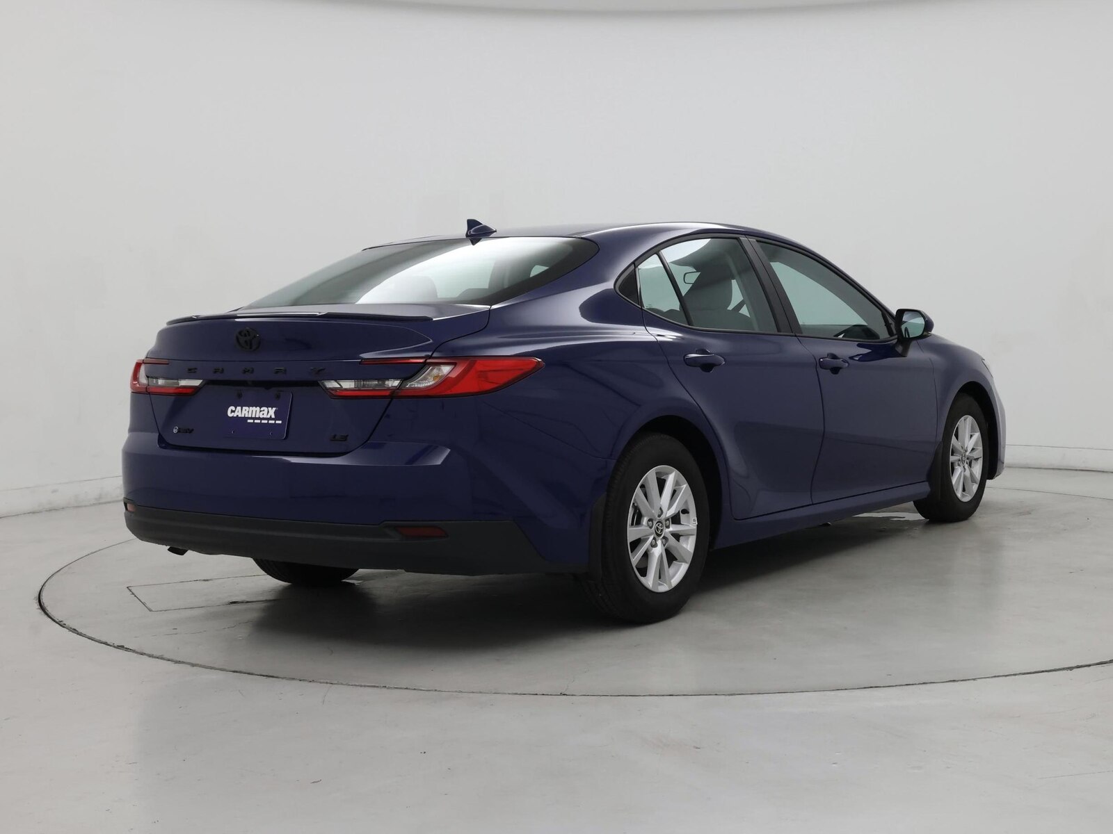 2026 Toyota Camry LE - Photo 9