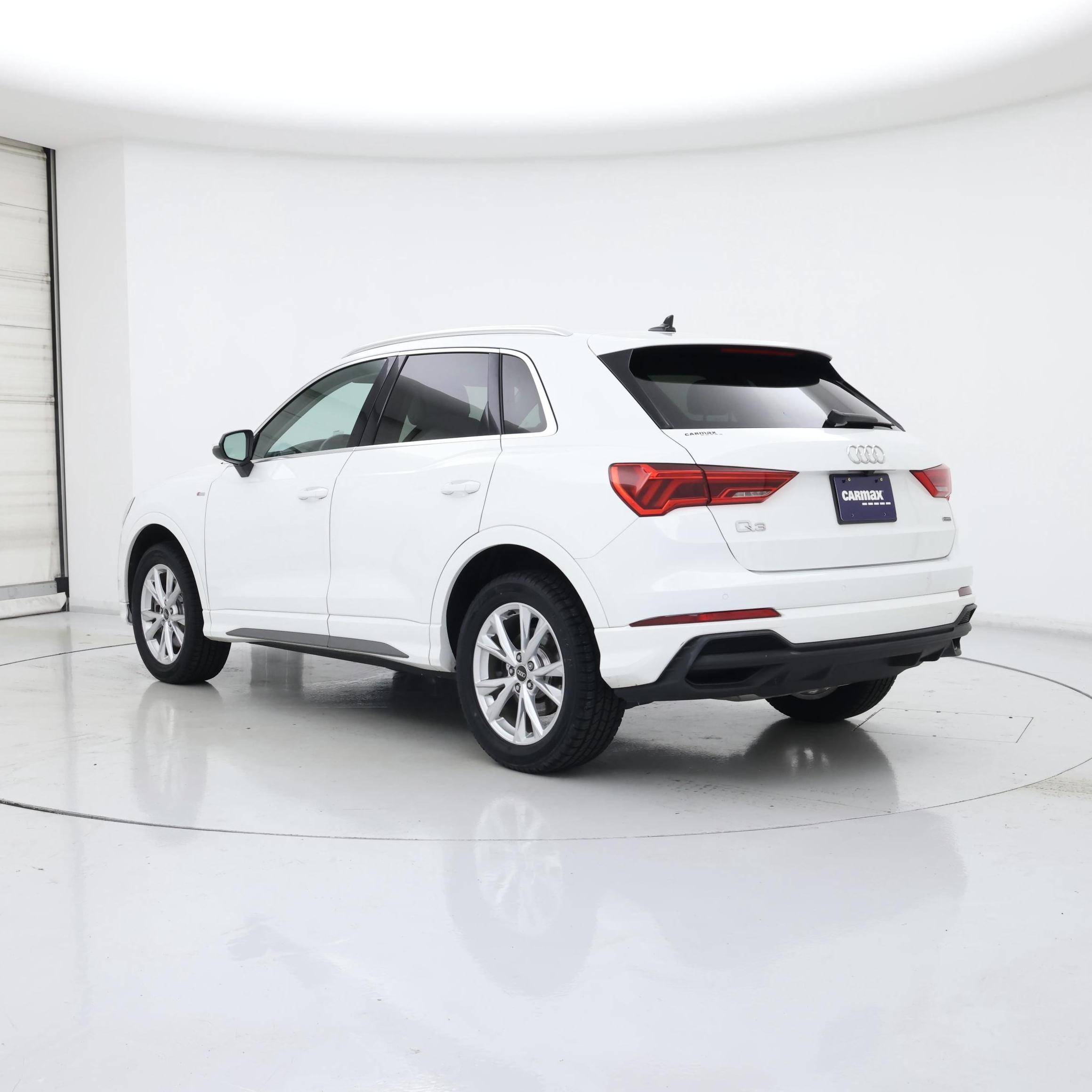 Thumbnail: 2023 Audi Q3 - 2
