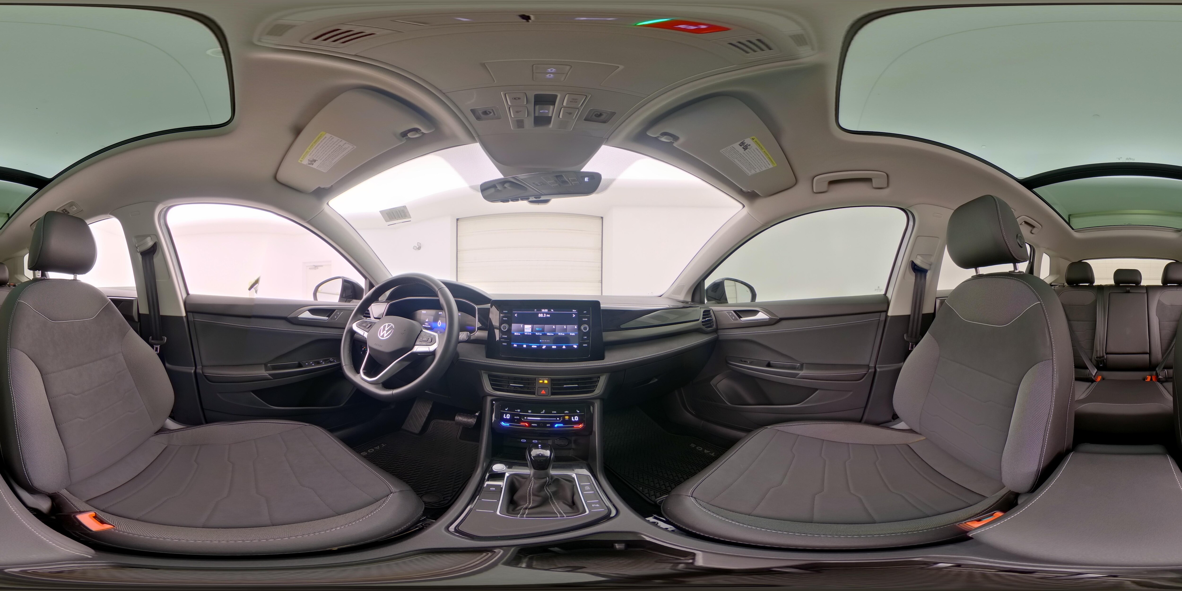 2025 Volkswagen Taos SE Black - Photo 25