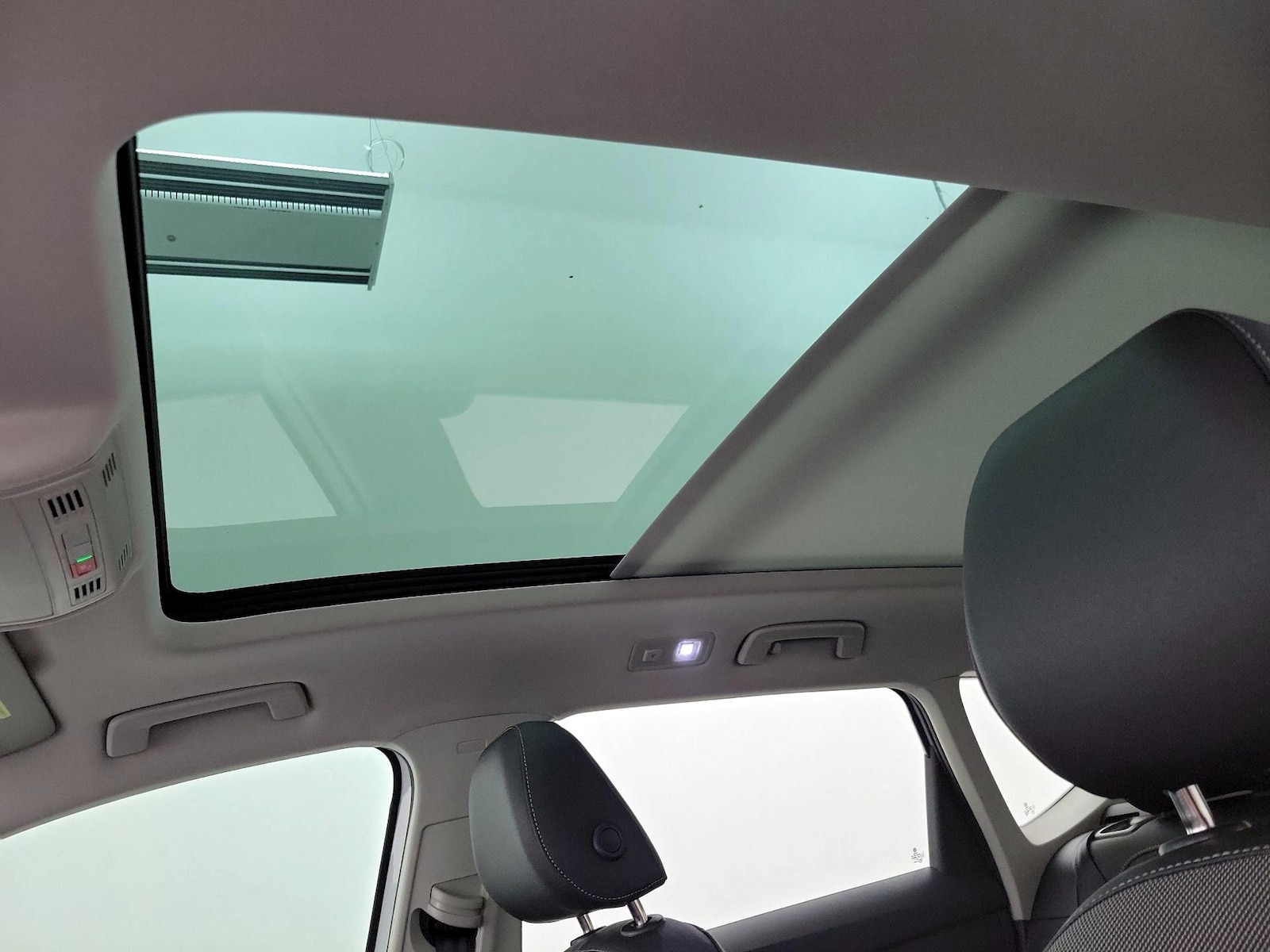 2025 Volkswagen Taos SE Black - Photo 20