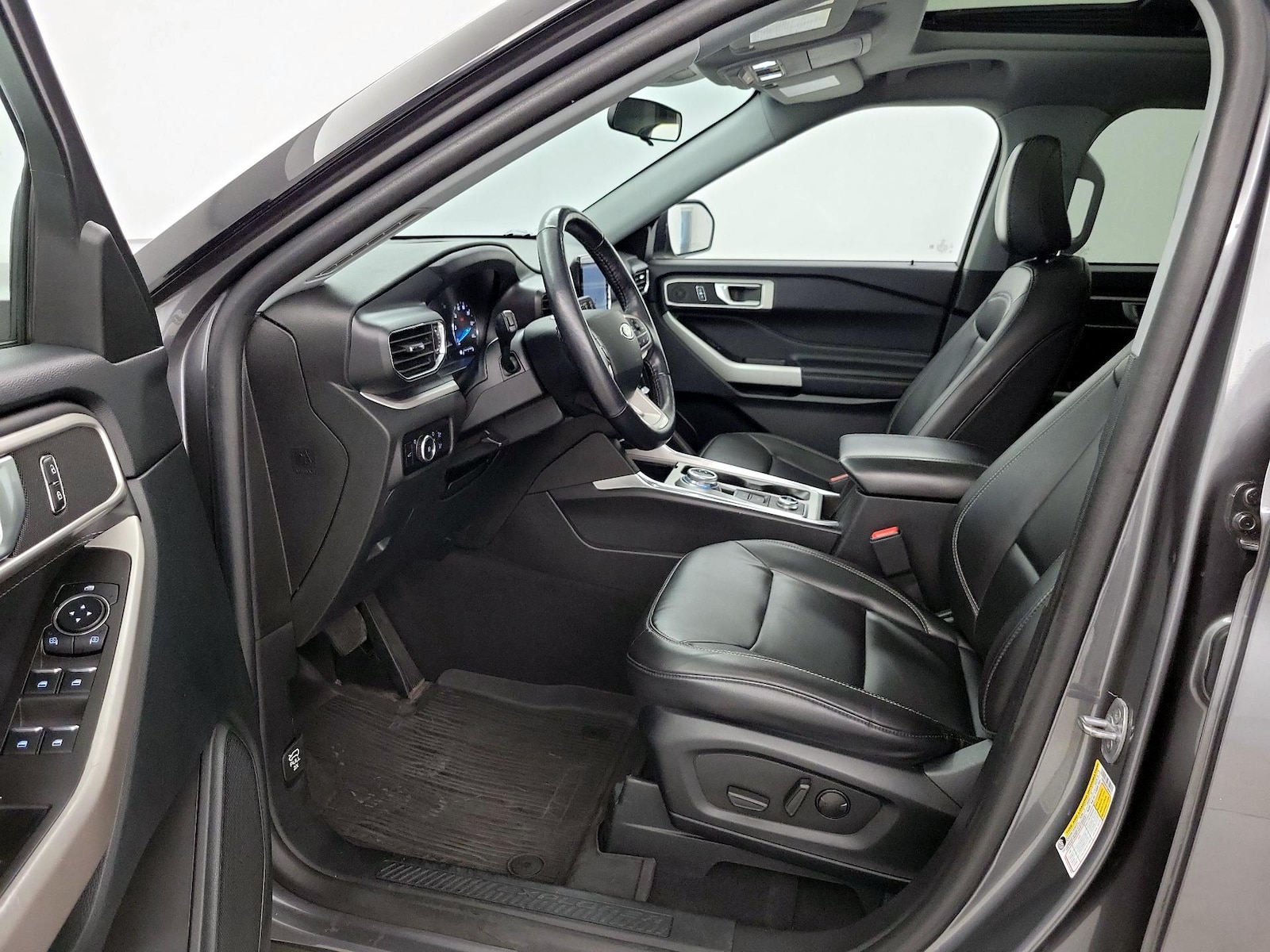 2023 Ford Explorer XLT - Photo 12