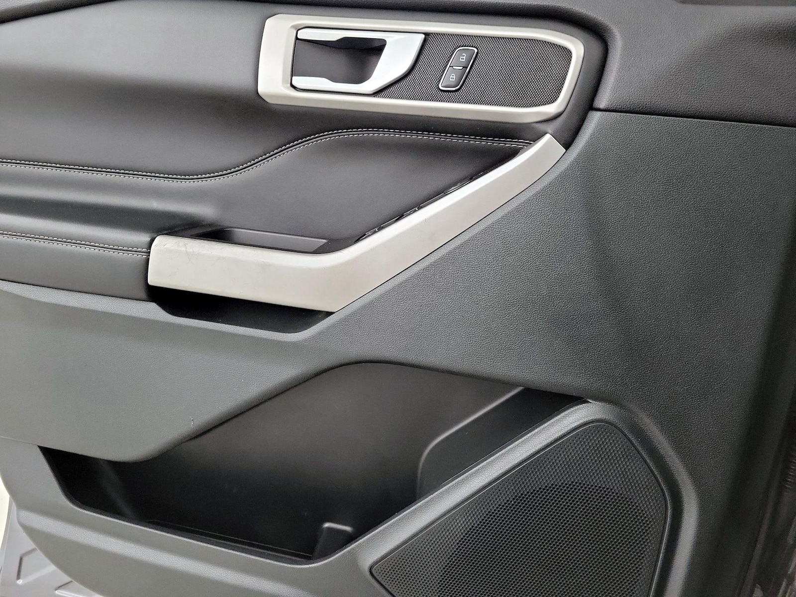 2023 Ford Explorer XLT - Photo 13