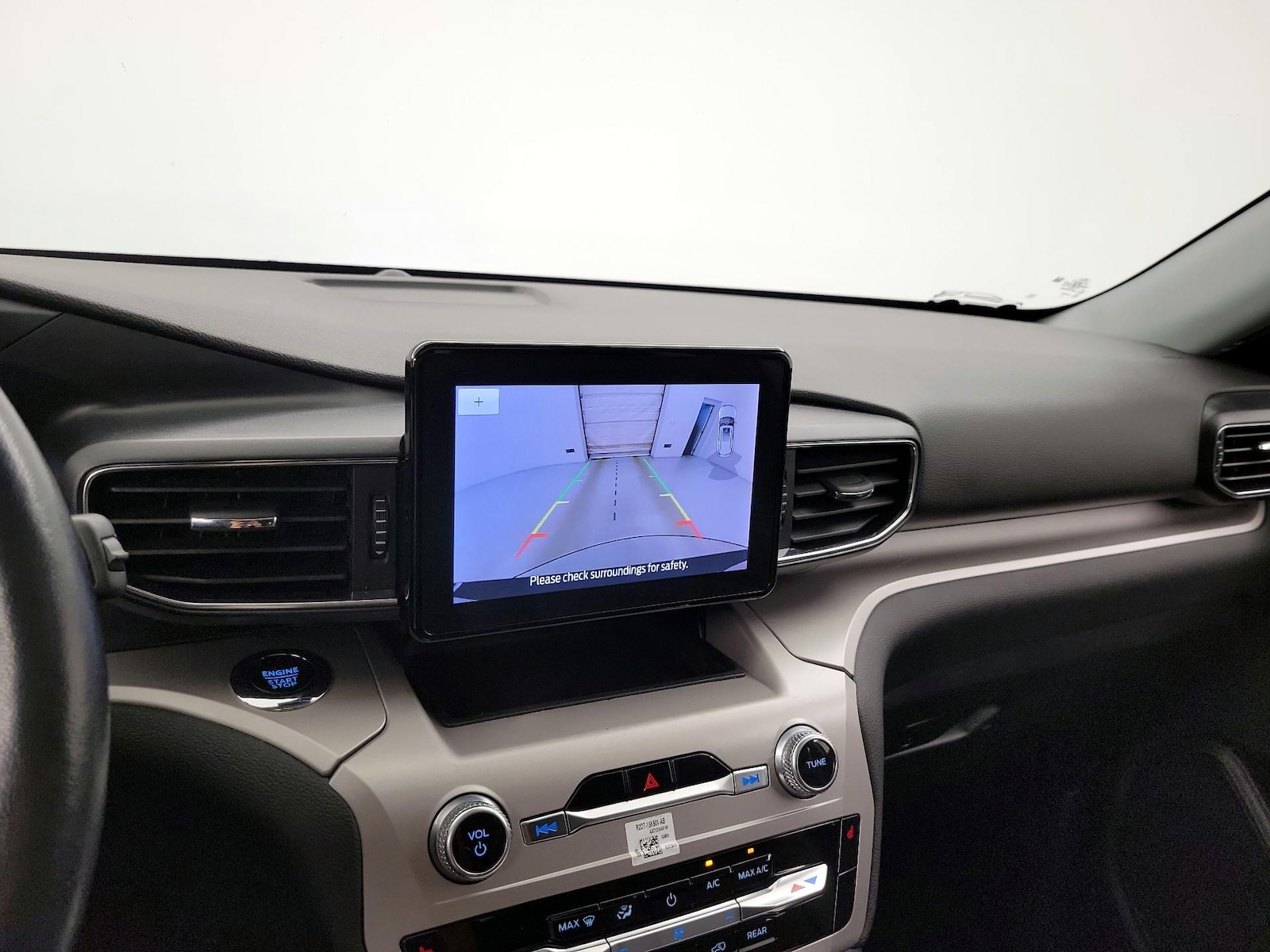 2023 Ford Explorer XLT - Photo 16