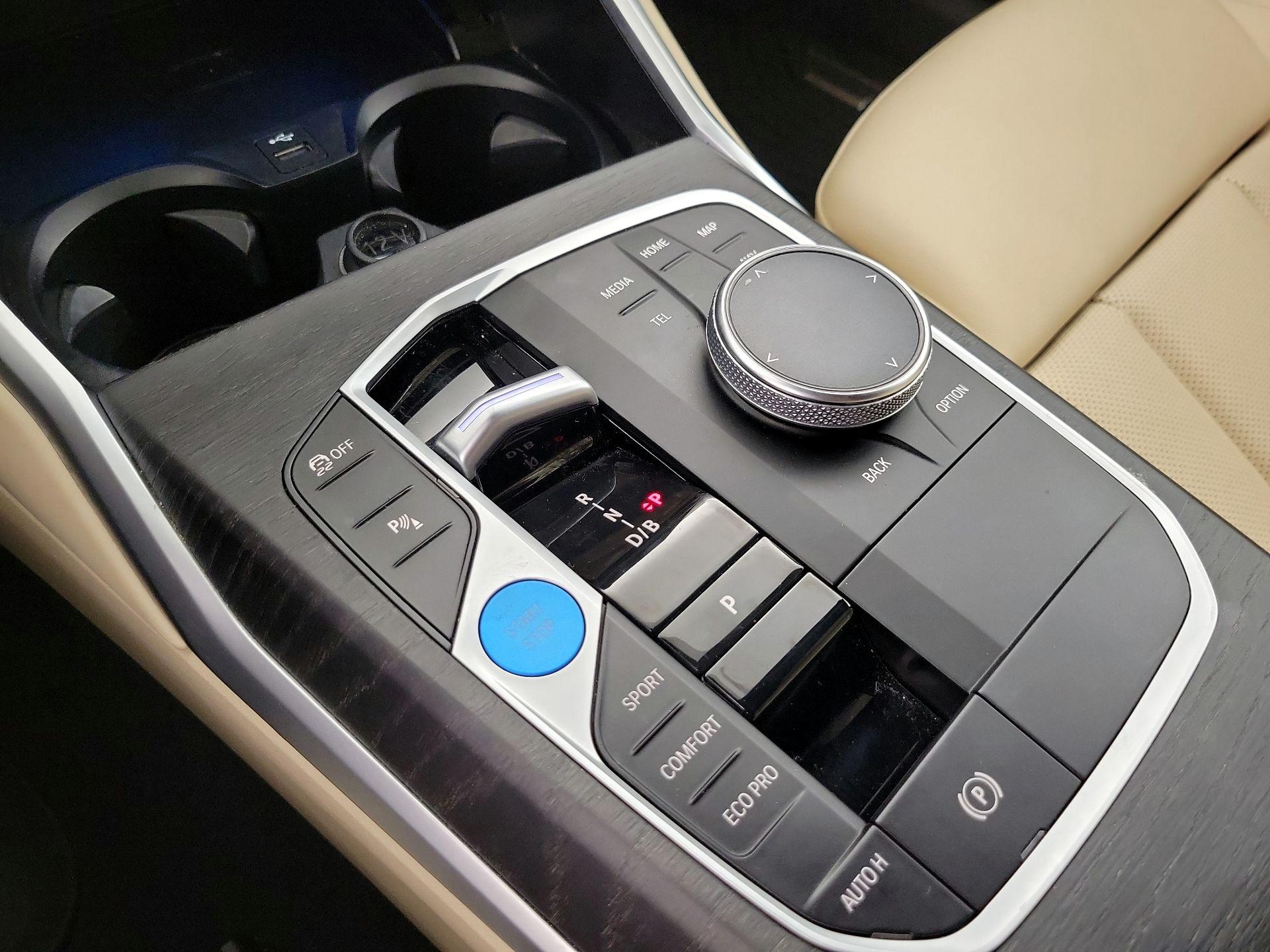 Thumbnail: 2023 BMW i4 - 18
