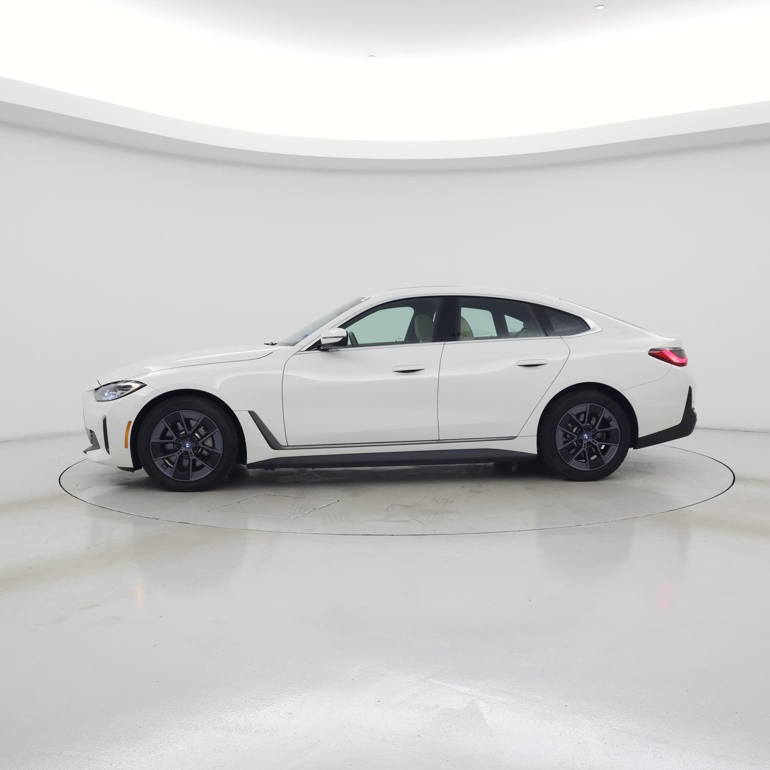 Thumbnail: 2023 BMW i4 - 3