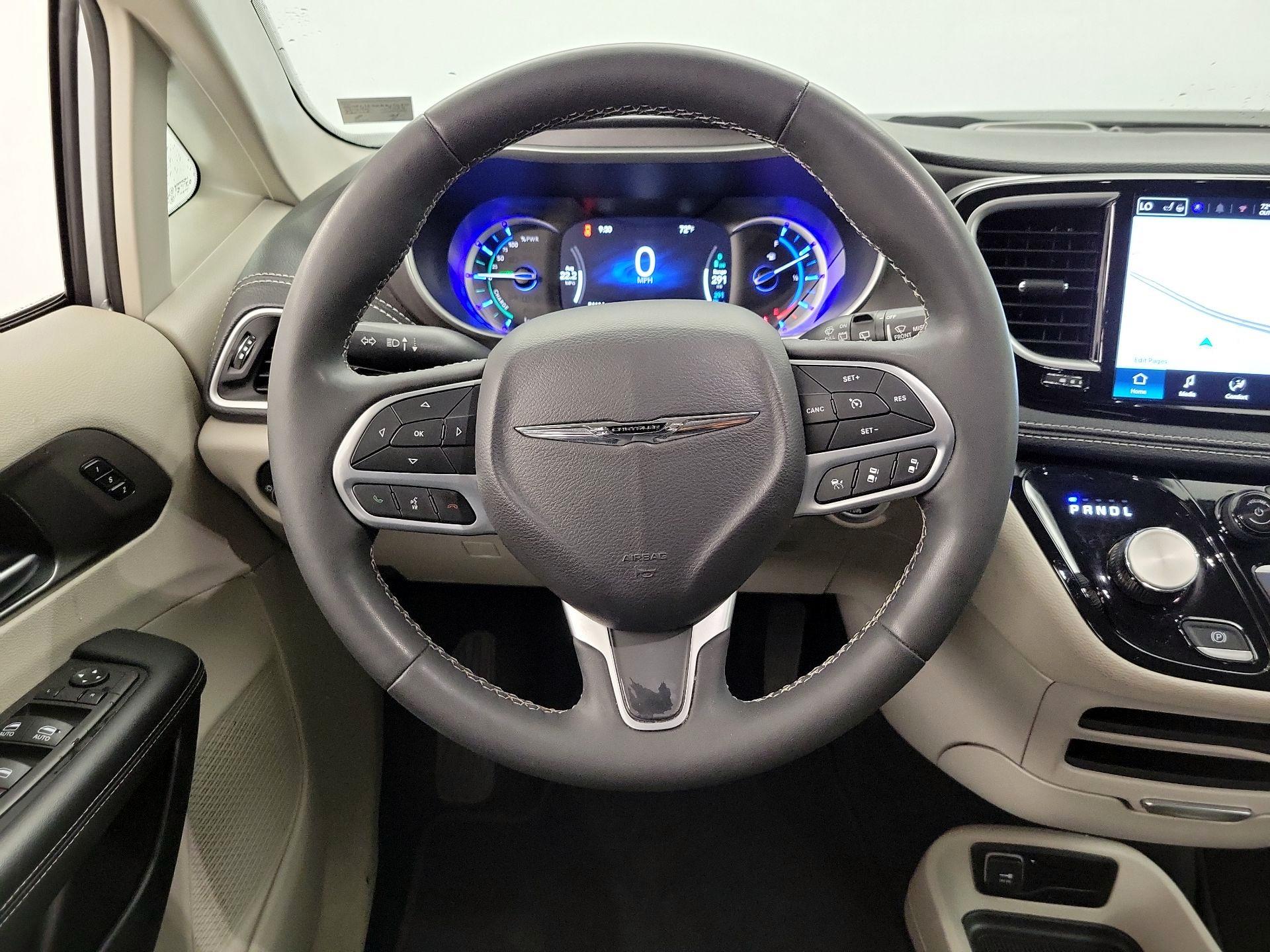 Thumbnail: 2024 Chrysler Pacifica - 10